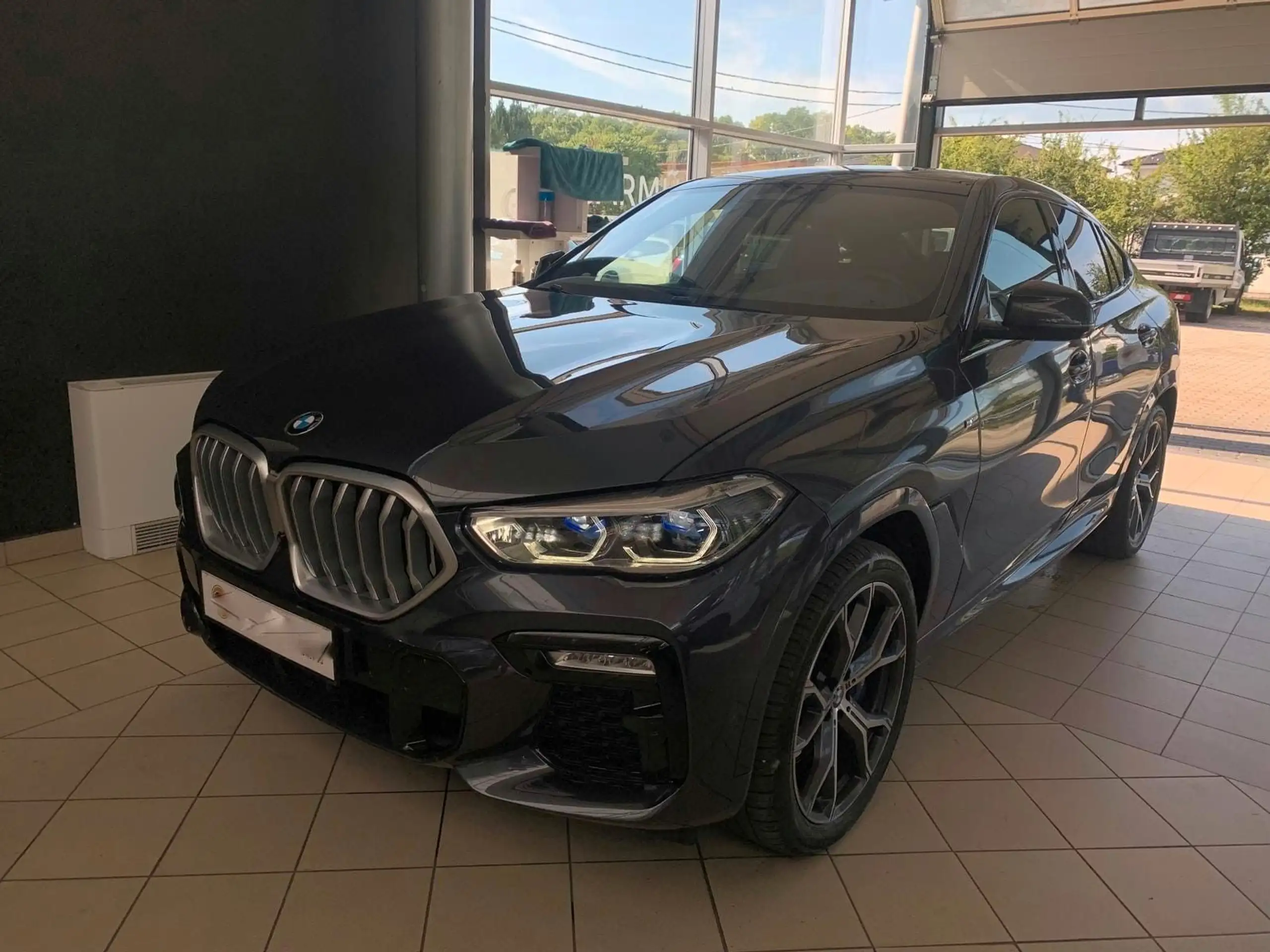 BMW - X6