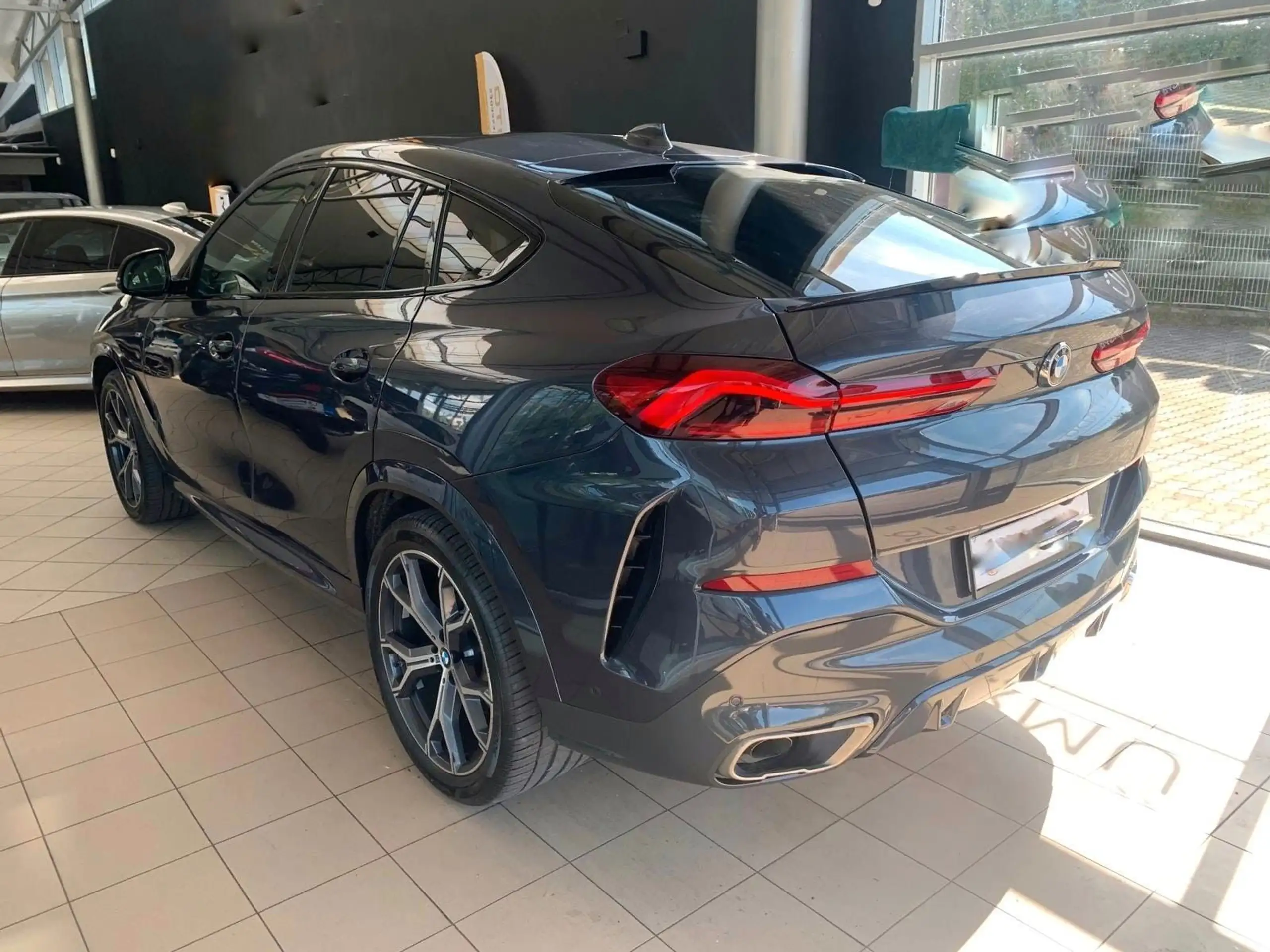 BMW - X6