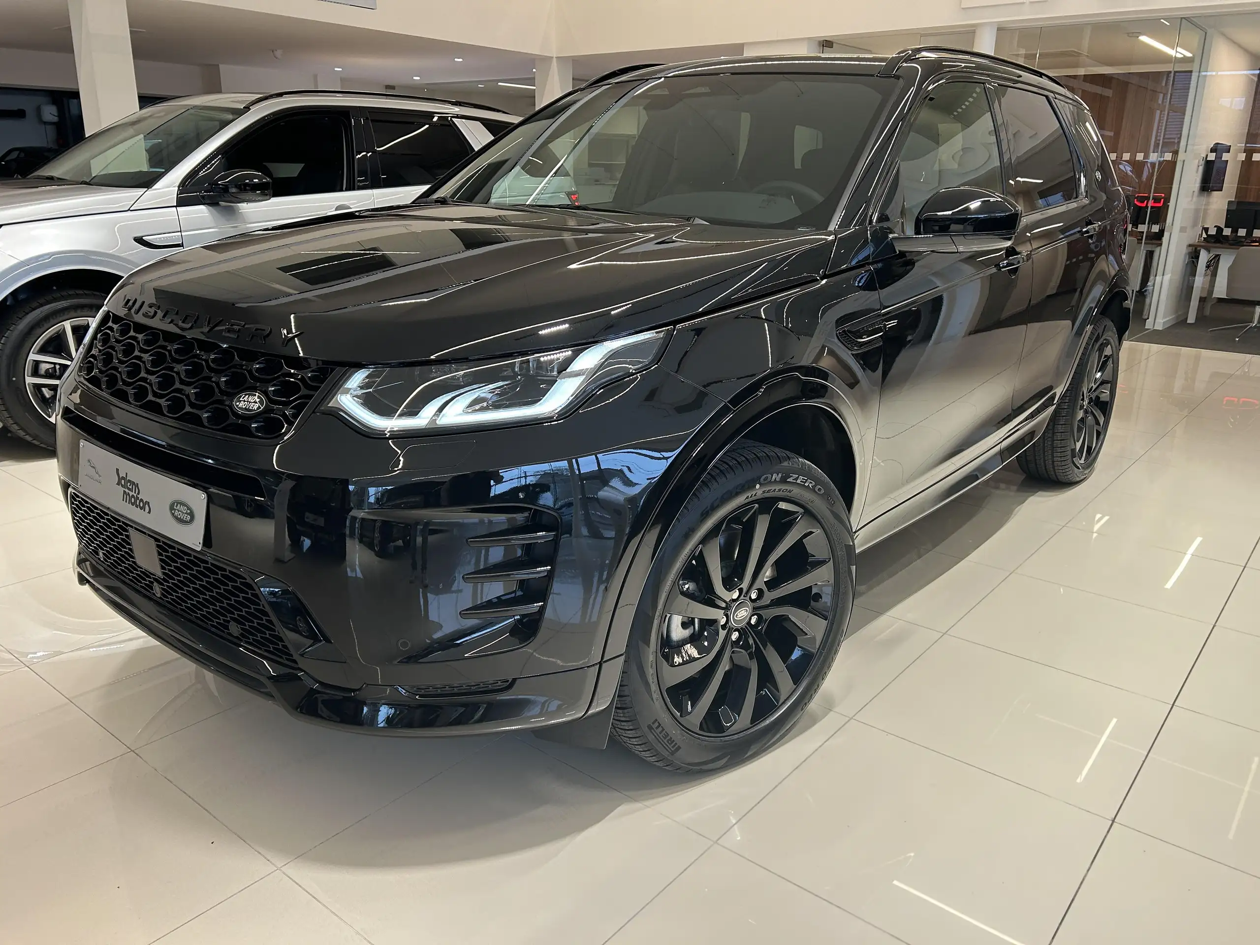 Land Rover - Discovery Sport