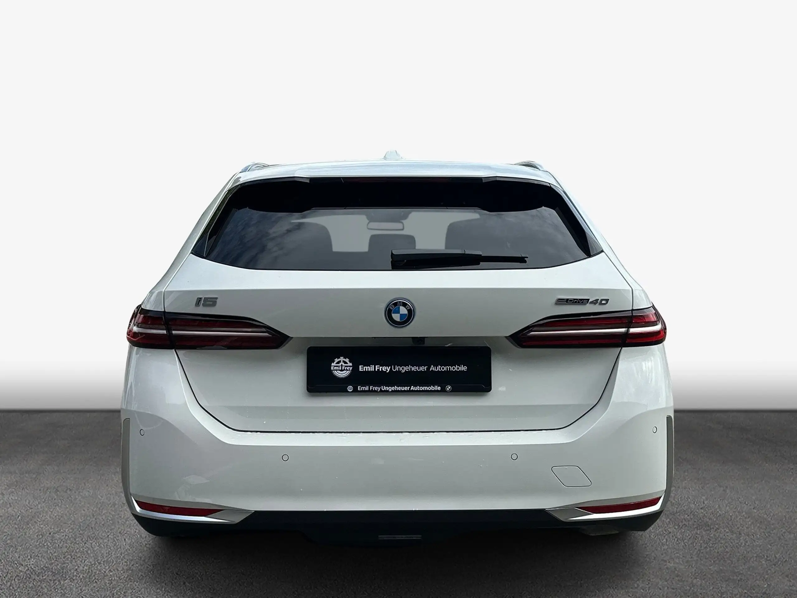 BMW - i5