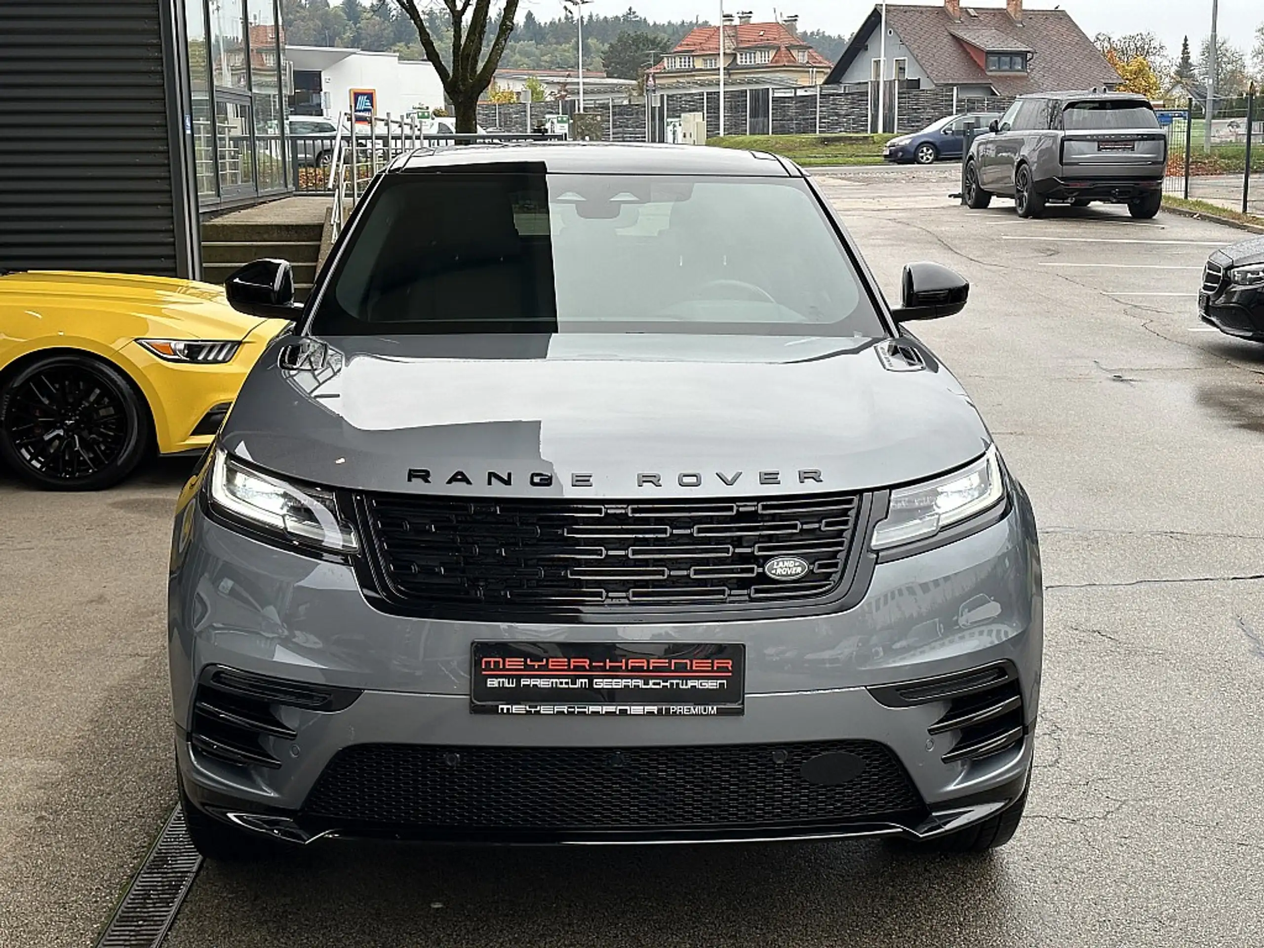 Land Rover - Range Rover Velar