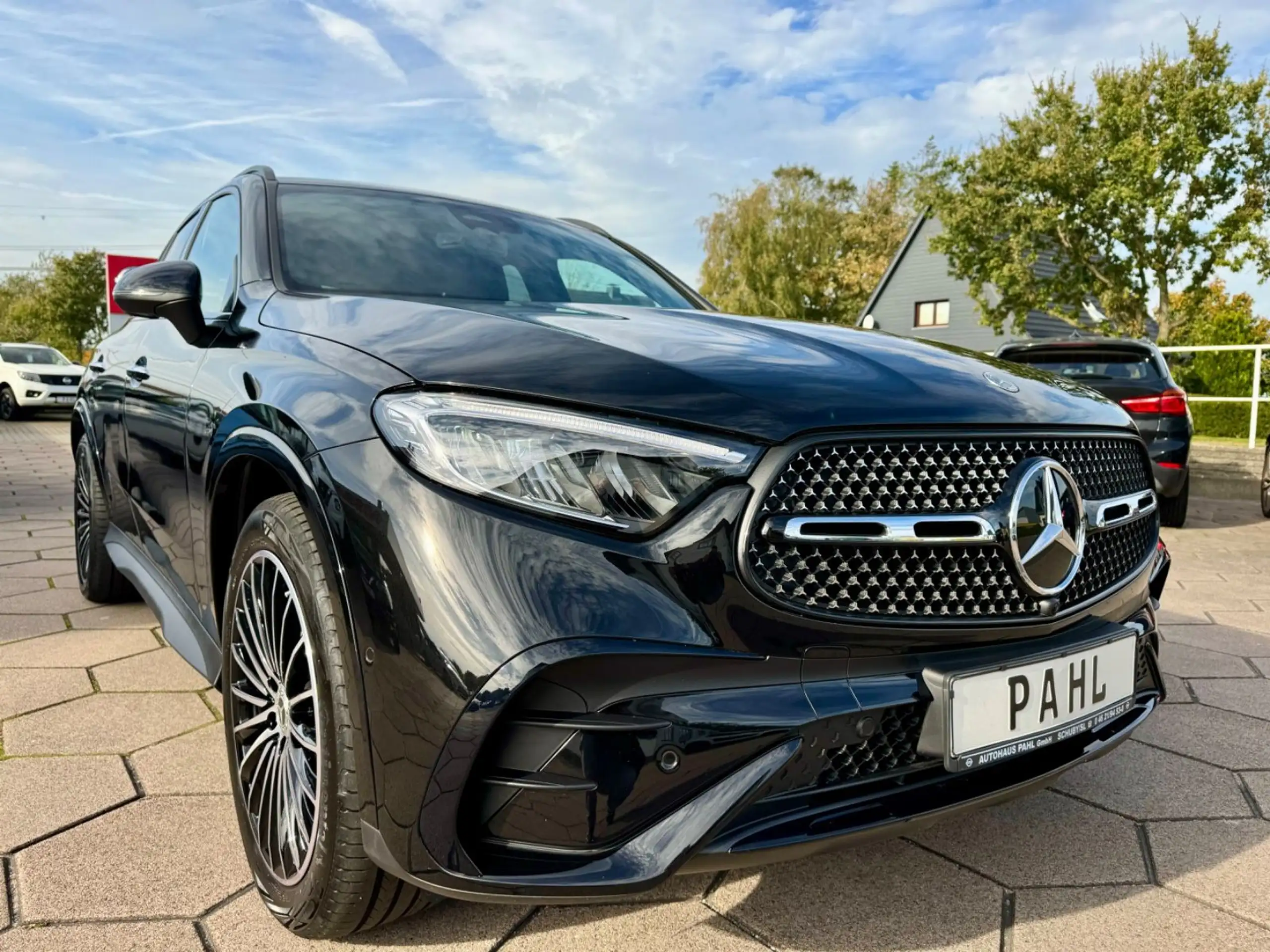 Mercedes-Benz - GLC 300