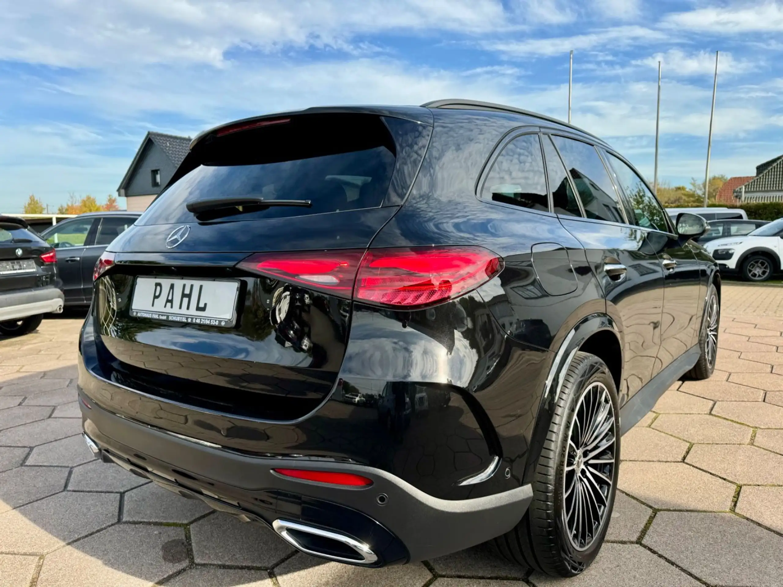 Mercedes-Benz - GLC 300