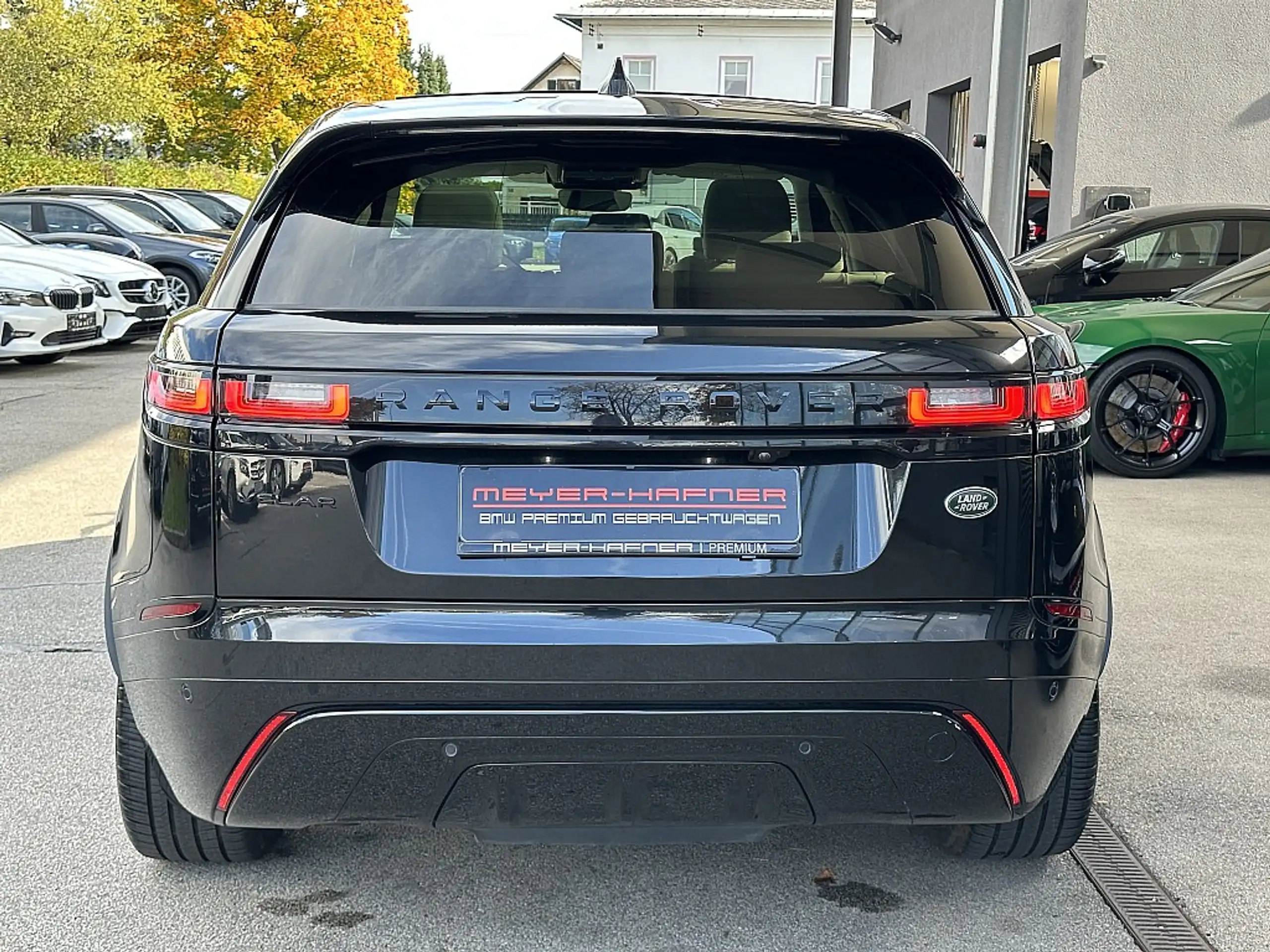 Land Rover - Range Rover Velar