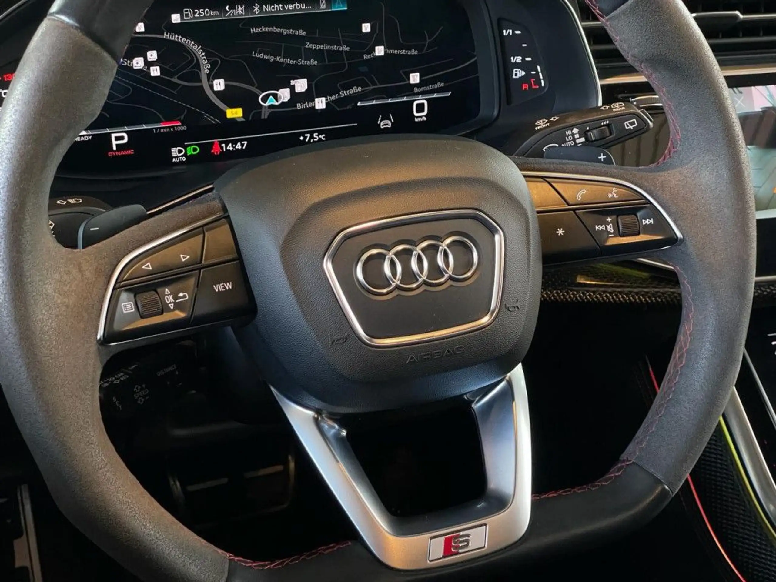 Audi - SQ7