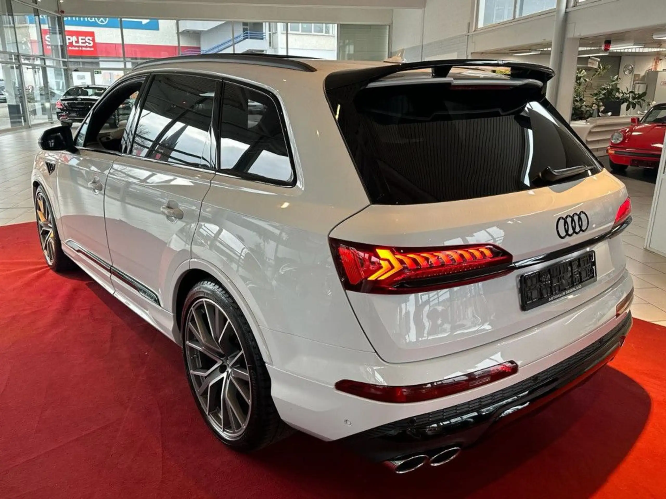 Audi - SQ7