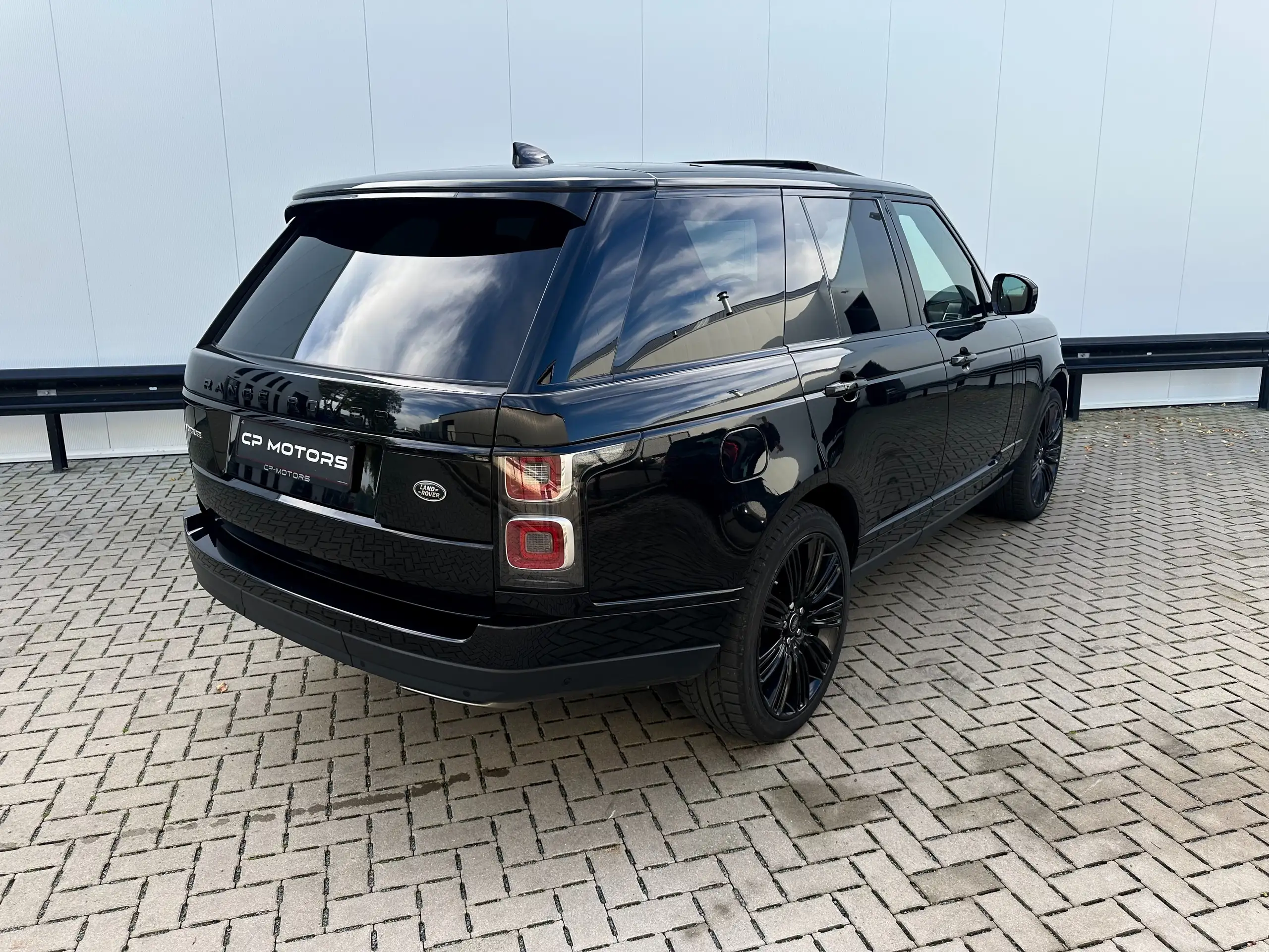 Land Rover - Range Rover