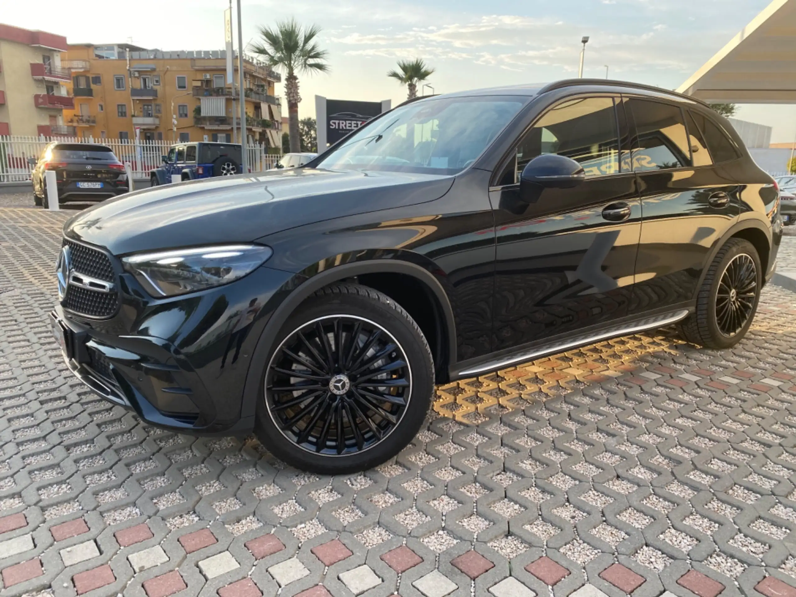 Mercedes-Benz - GLC 220