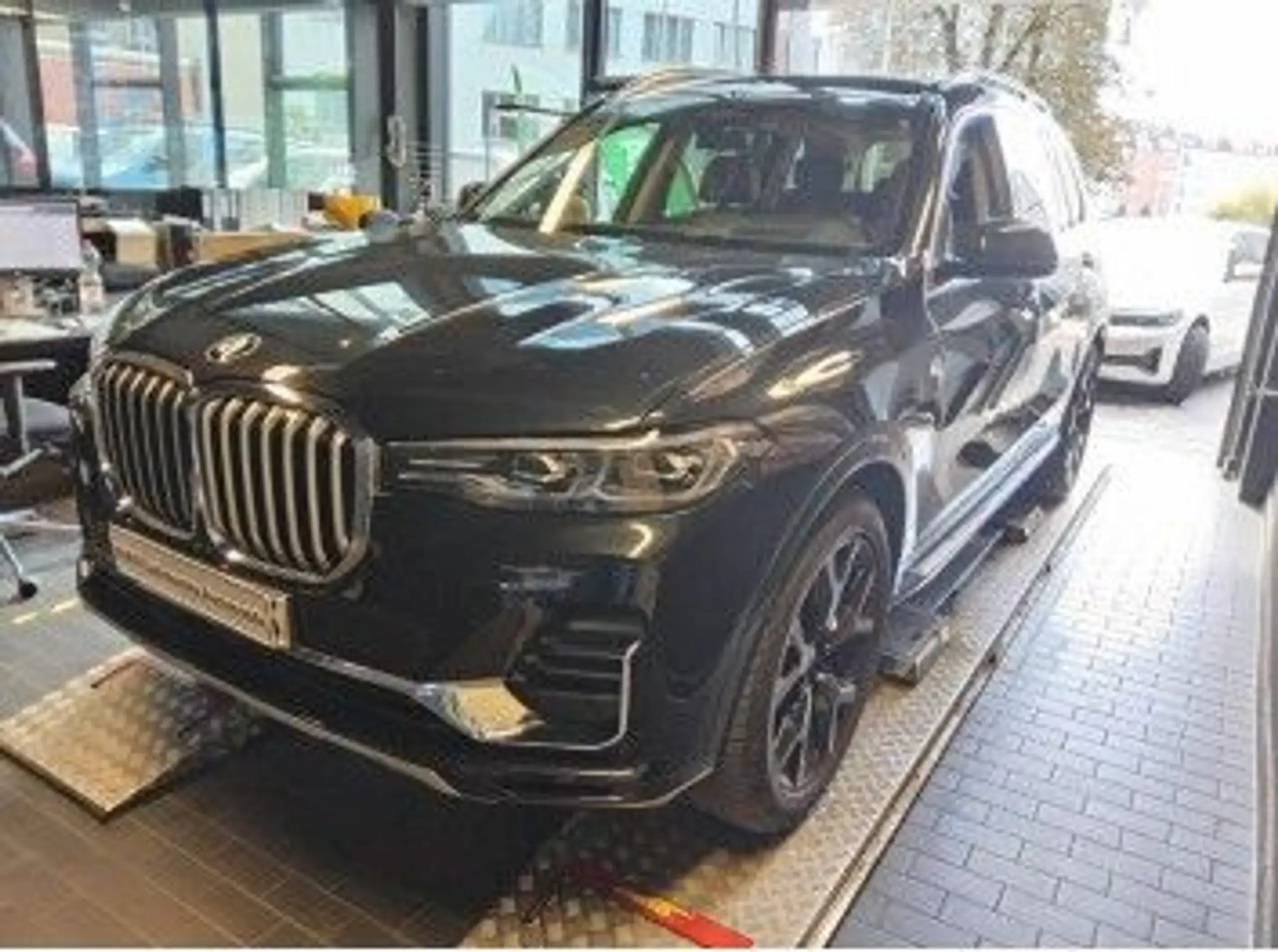 BMW - X7