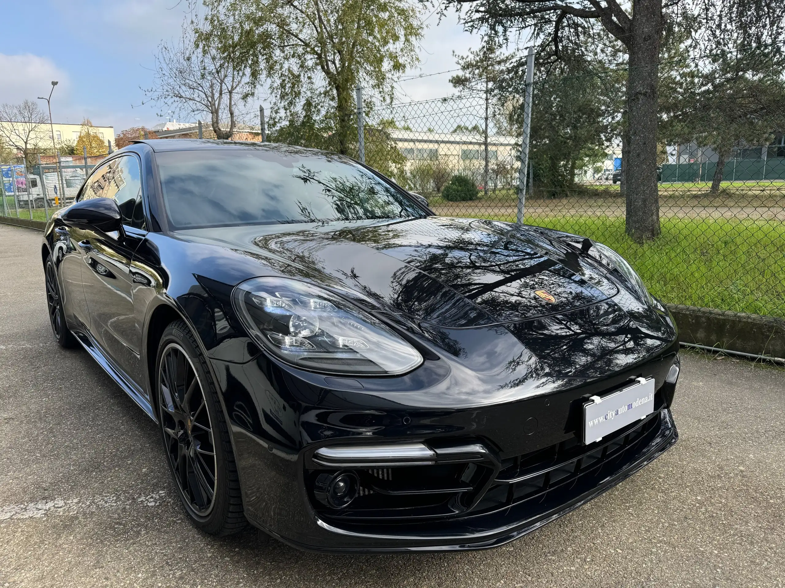 Porsche - Panamera