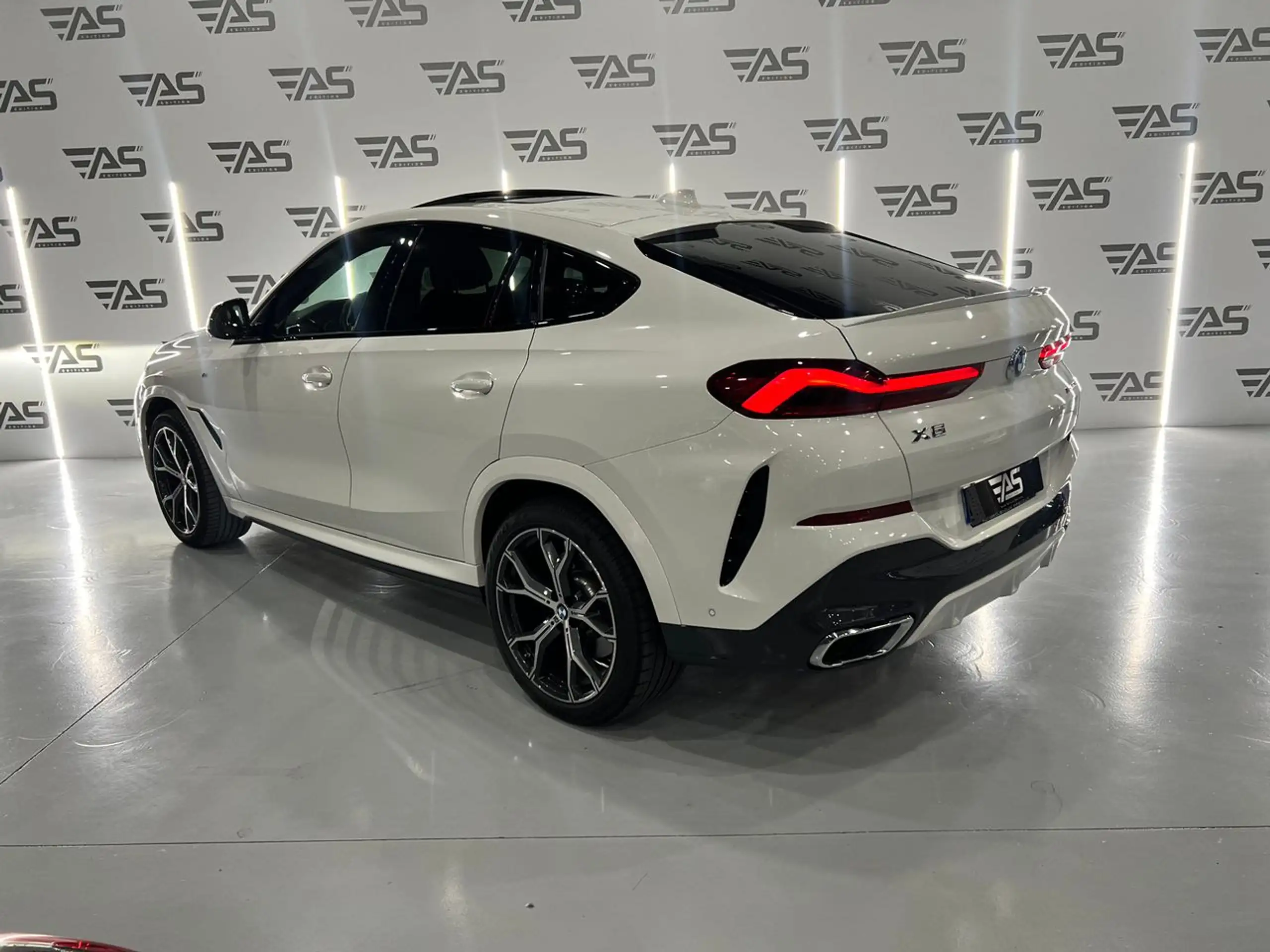 BMW - X6