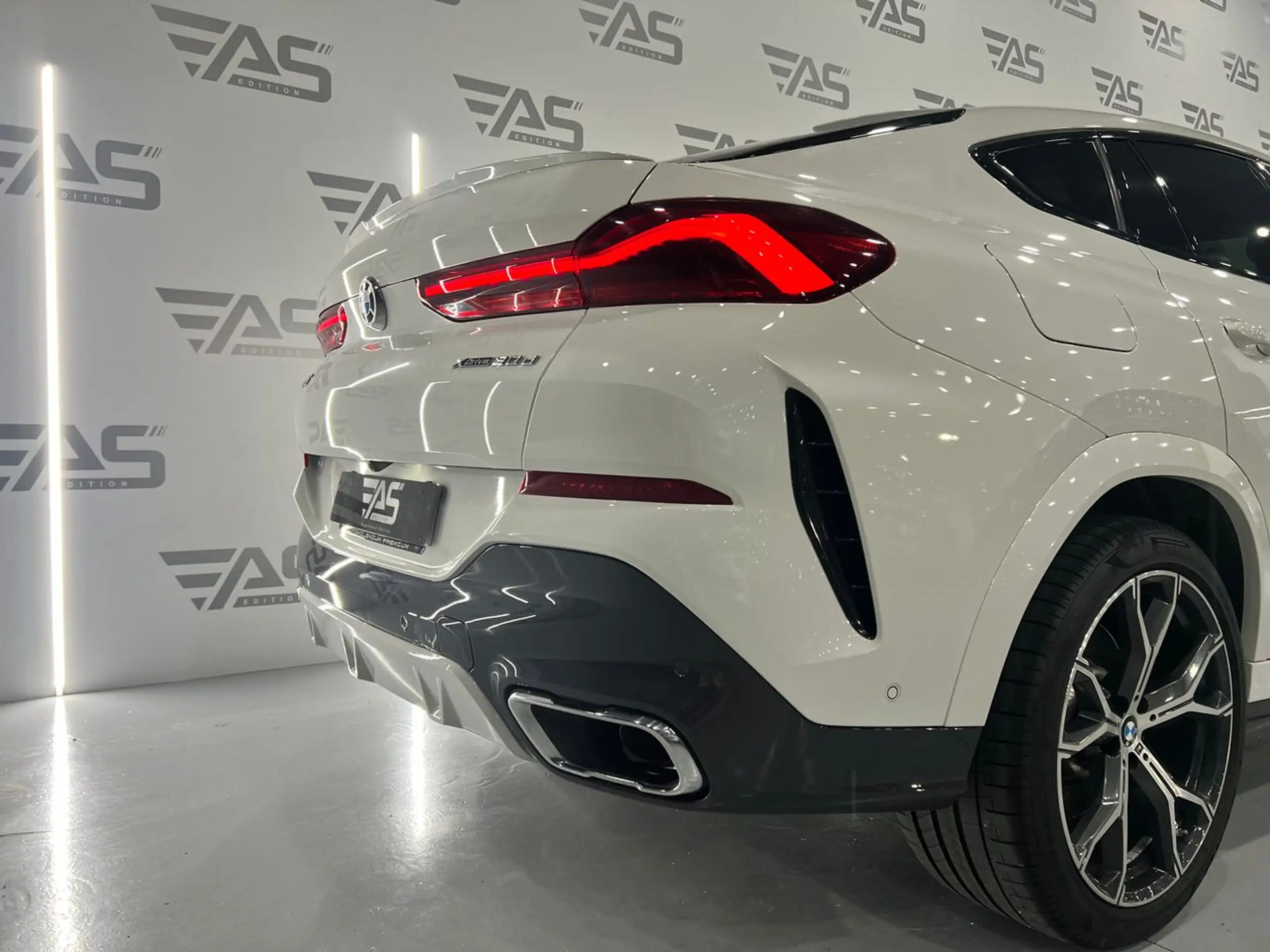 BMW - X6