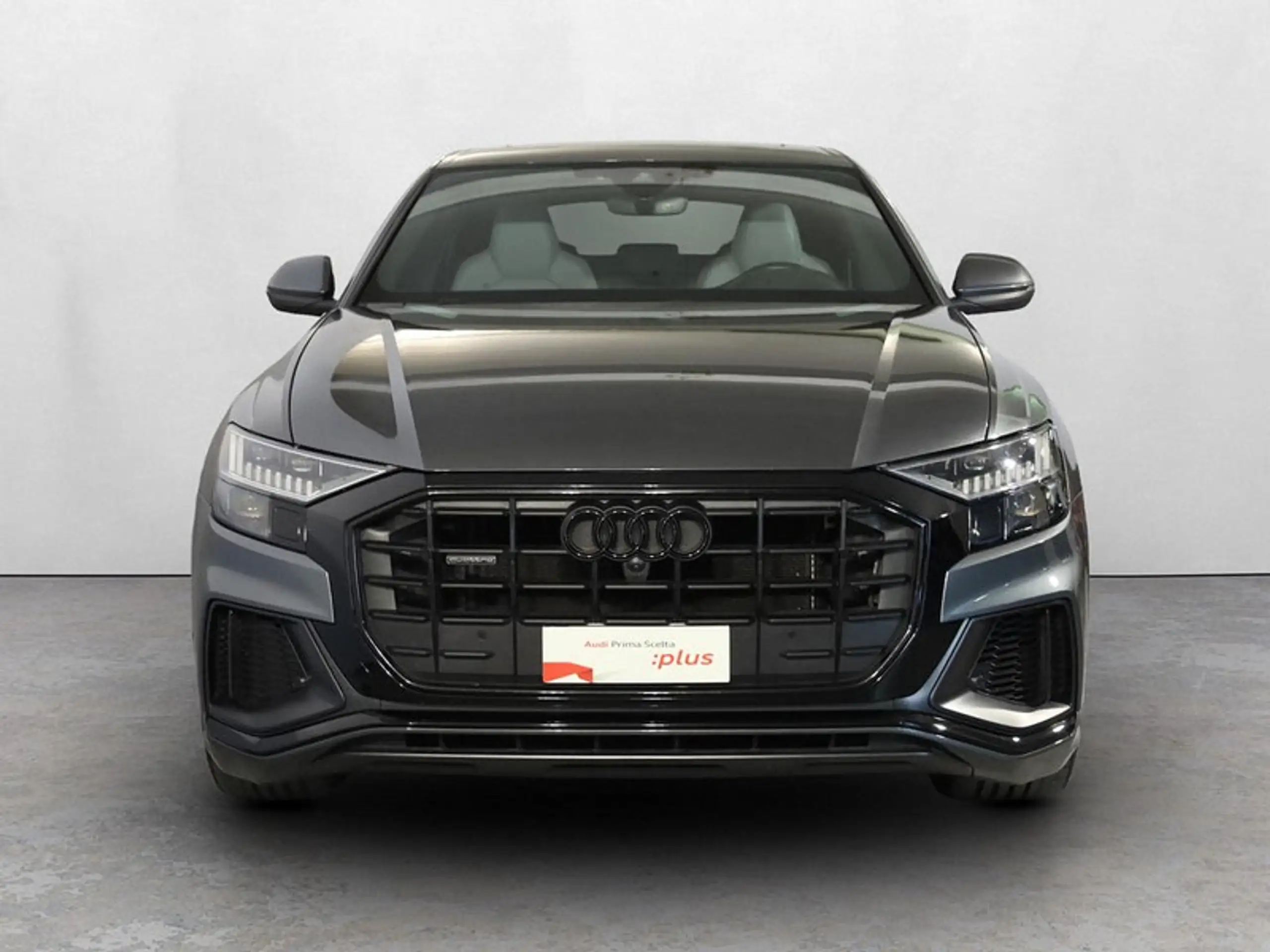 Audi - Q8