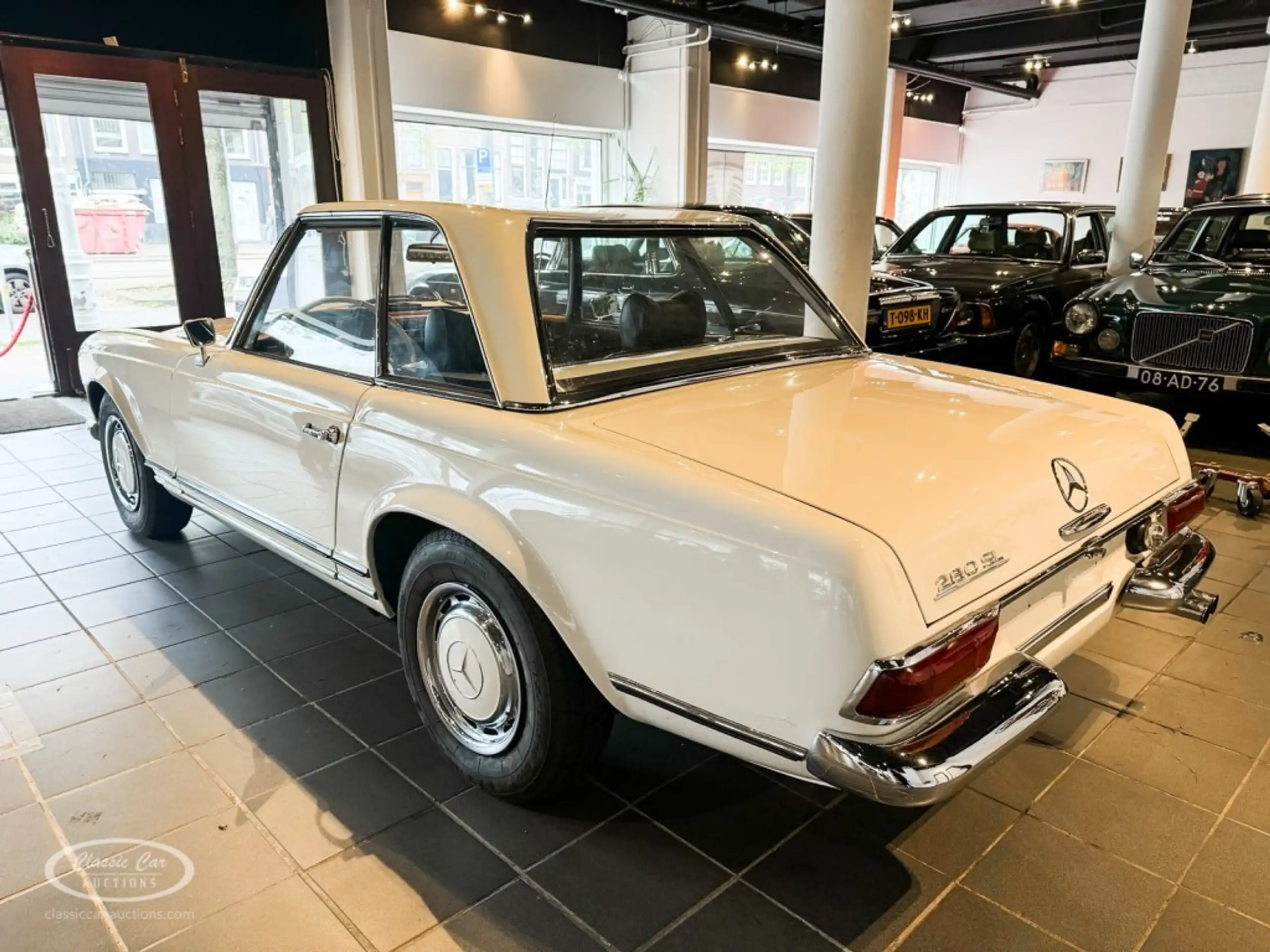 Mercedes-Benz - 230