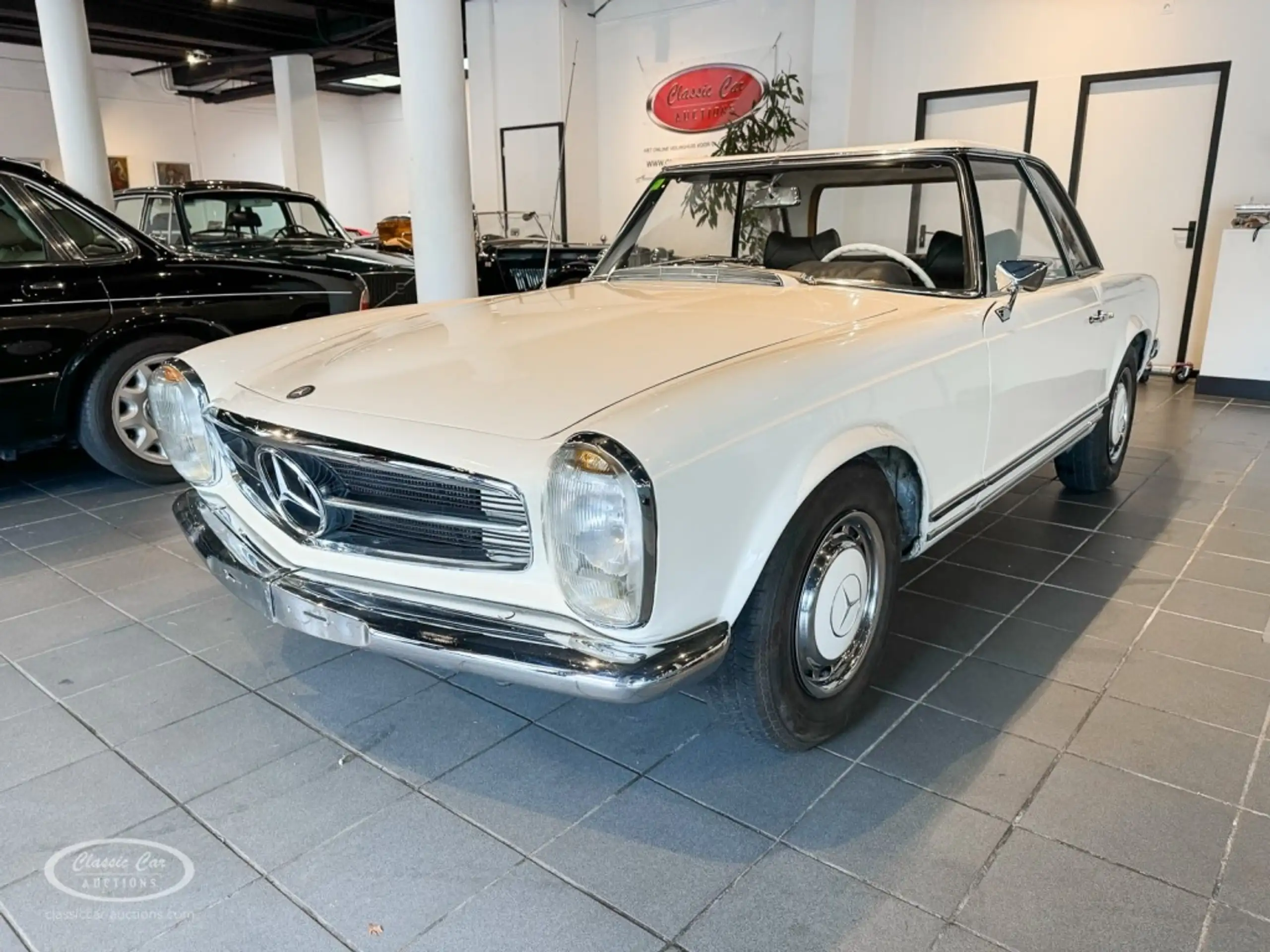 Mercedes-Benz - 230