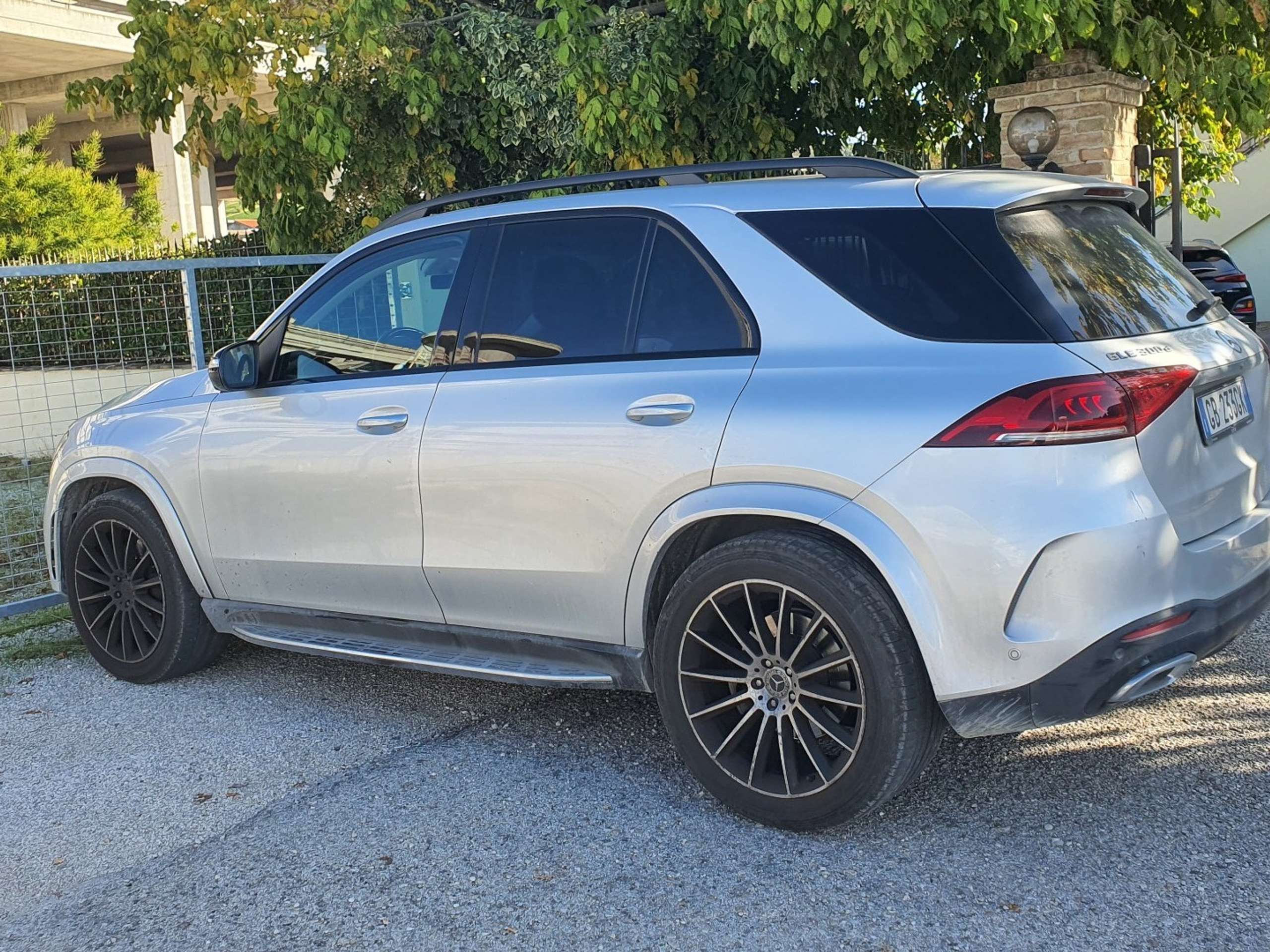 Mercedes-Benz - GLE 300