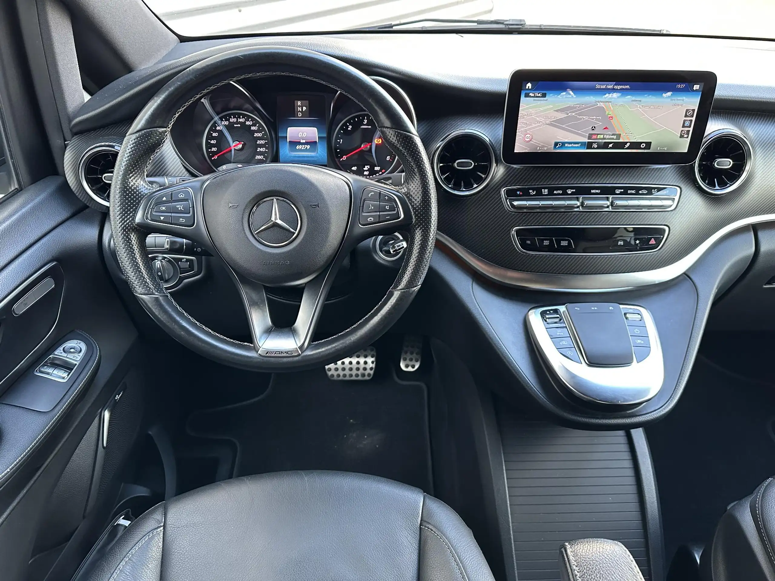 Mercedes-Benz - V 300