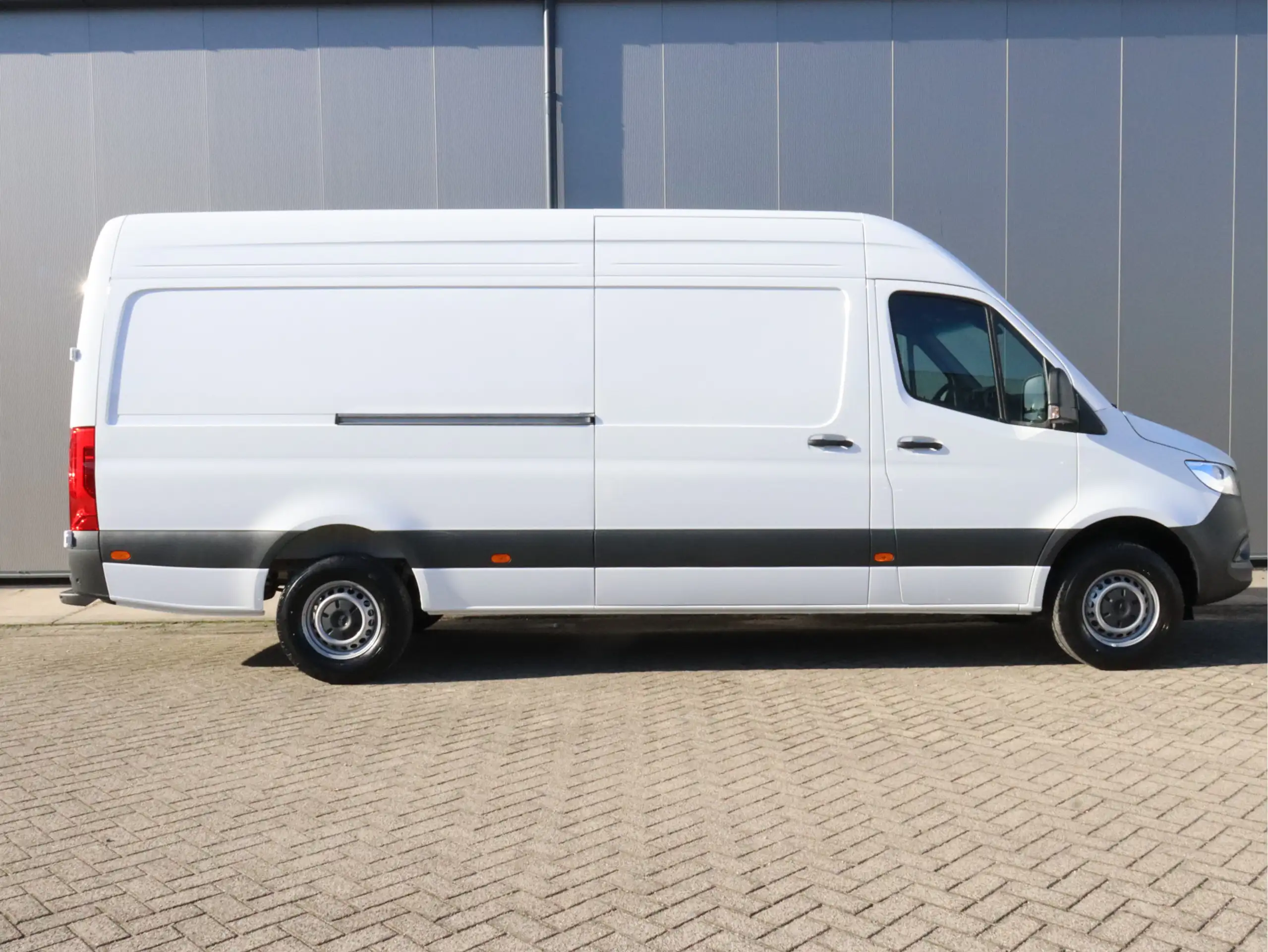 Mercedes-Benz - Sprinter