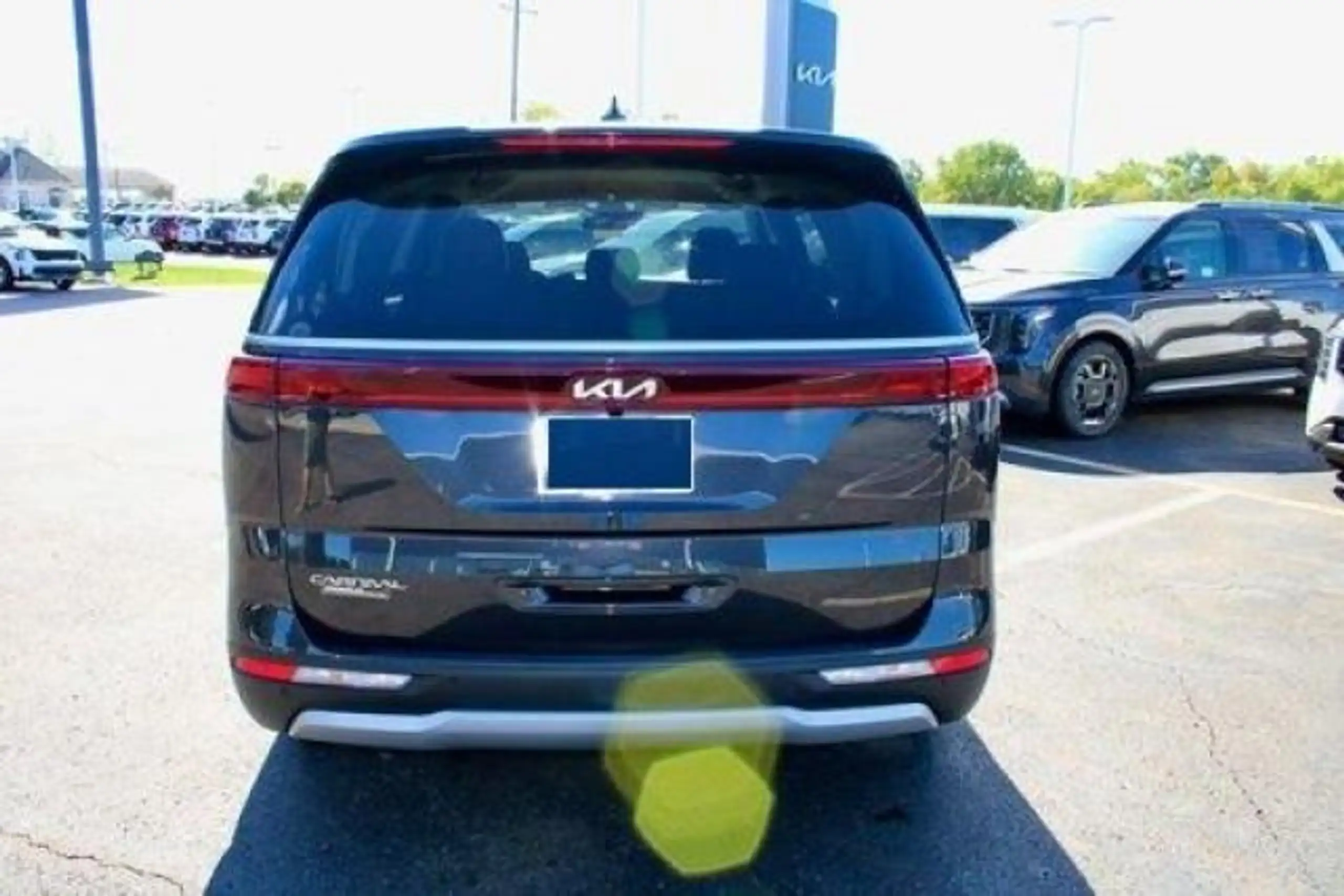 Kia - Carnival