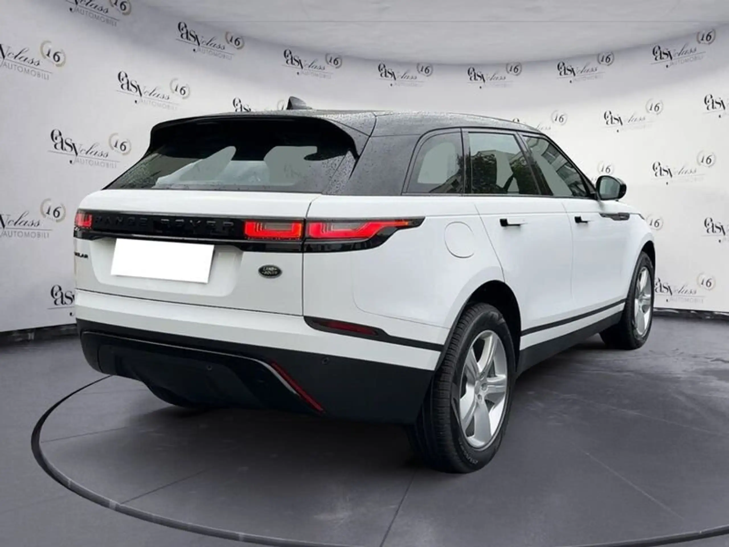 Land Rover - Range Rover Velar