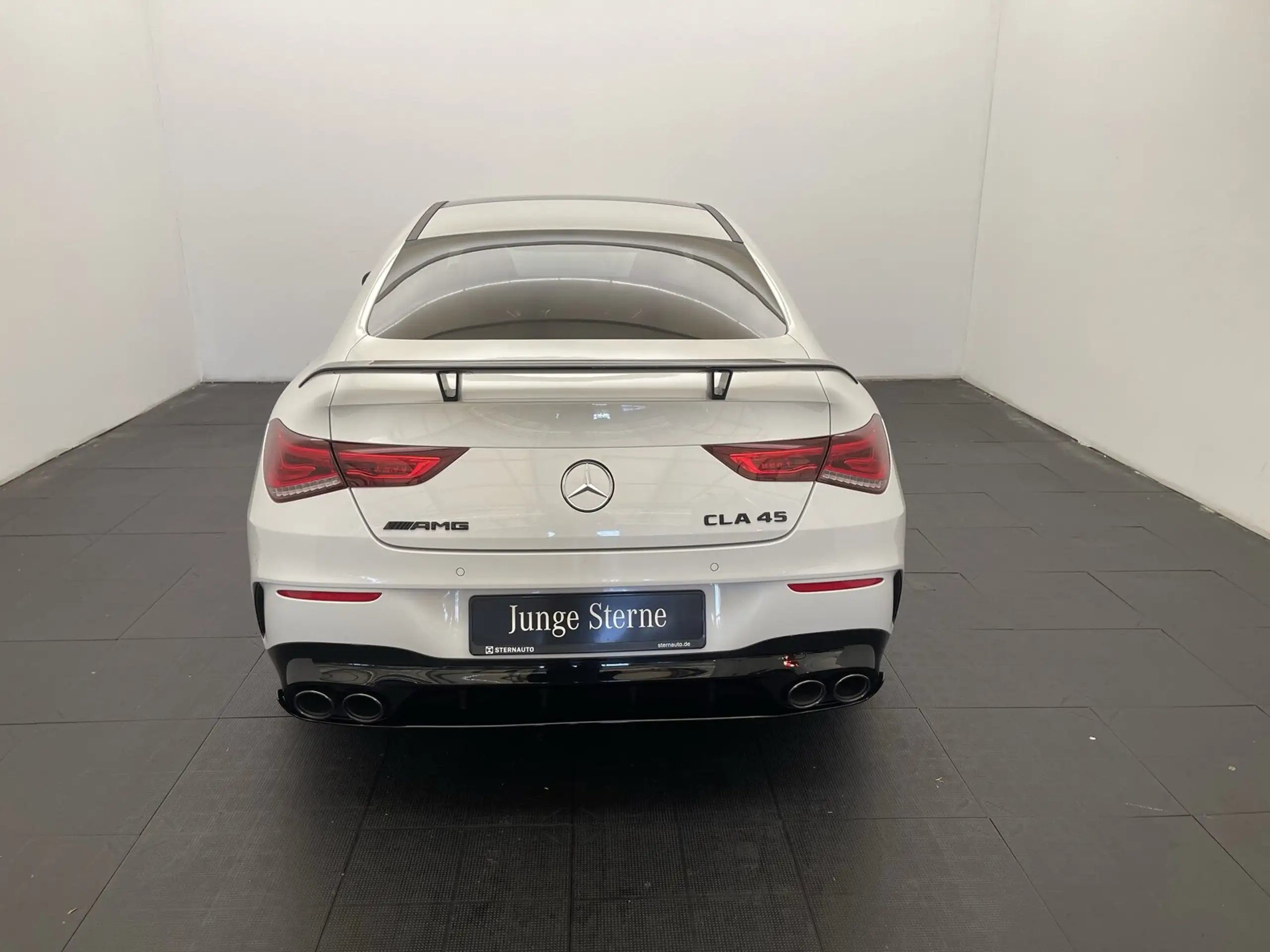 Mercedes-Benz - CLA 45 AMG