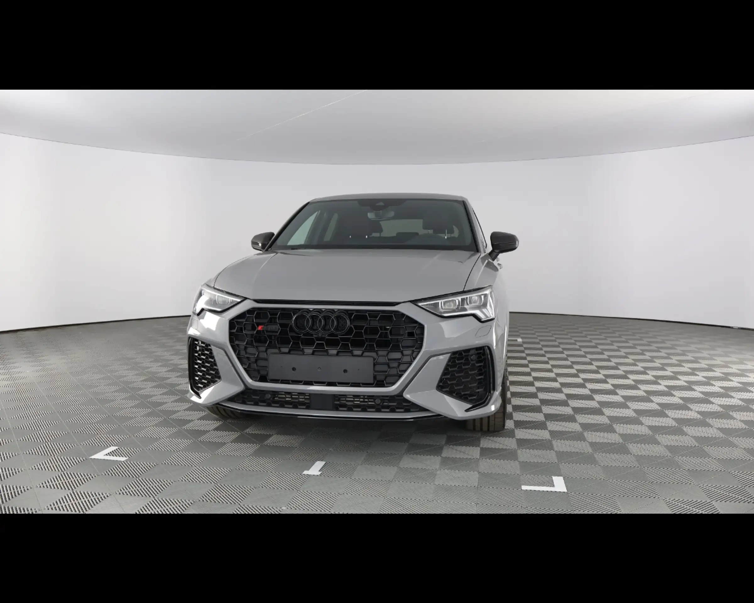 Audi - RS Q3