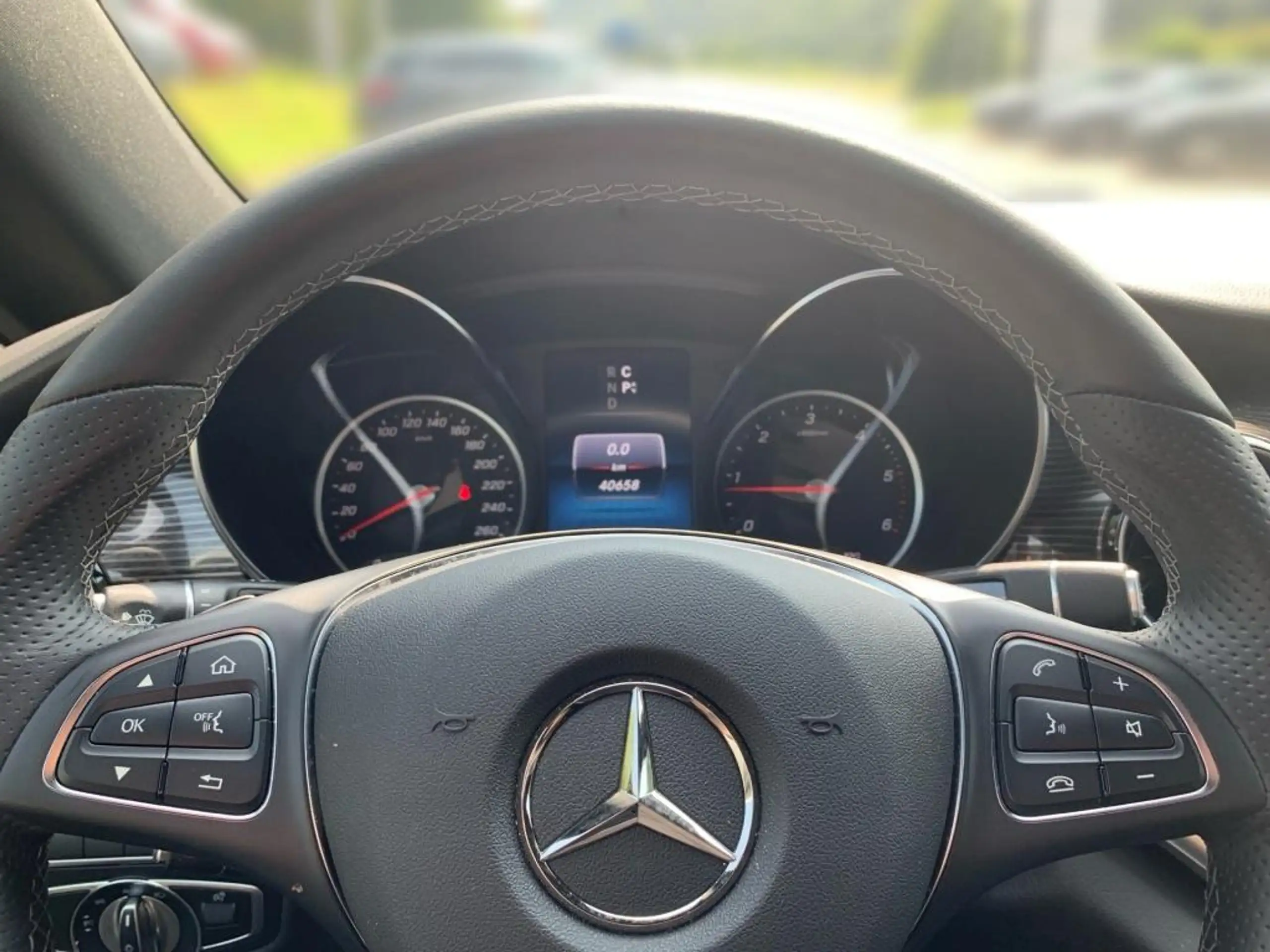 Mercedes-Benz - V 300