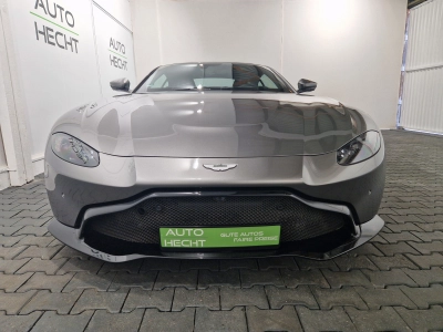 Aston Martin - V8 Vantage