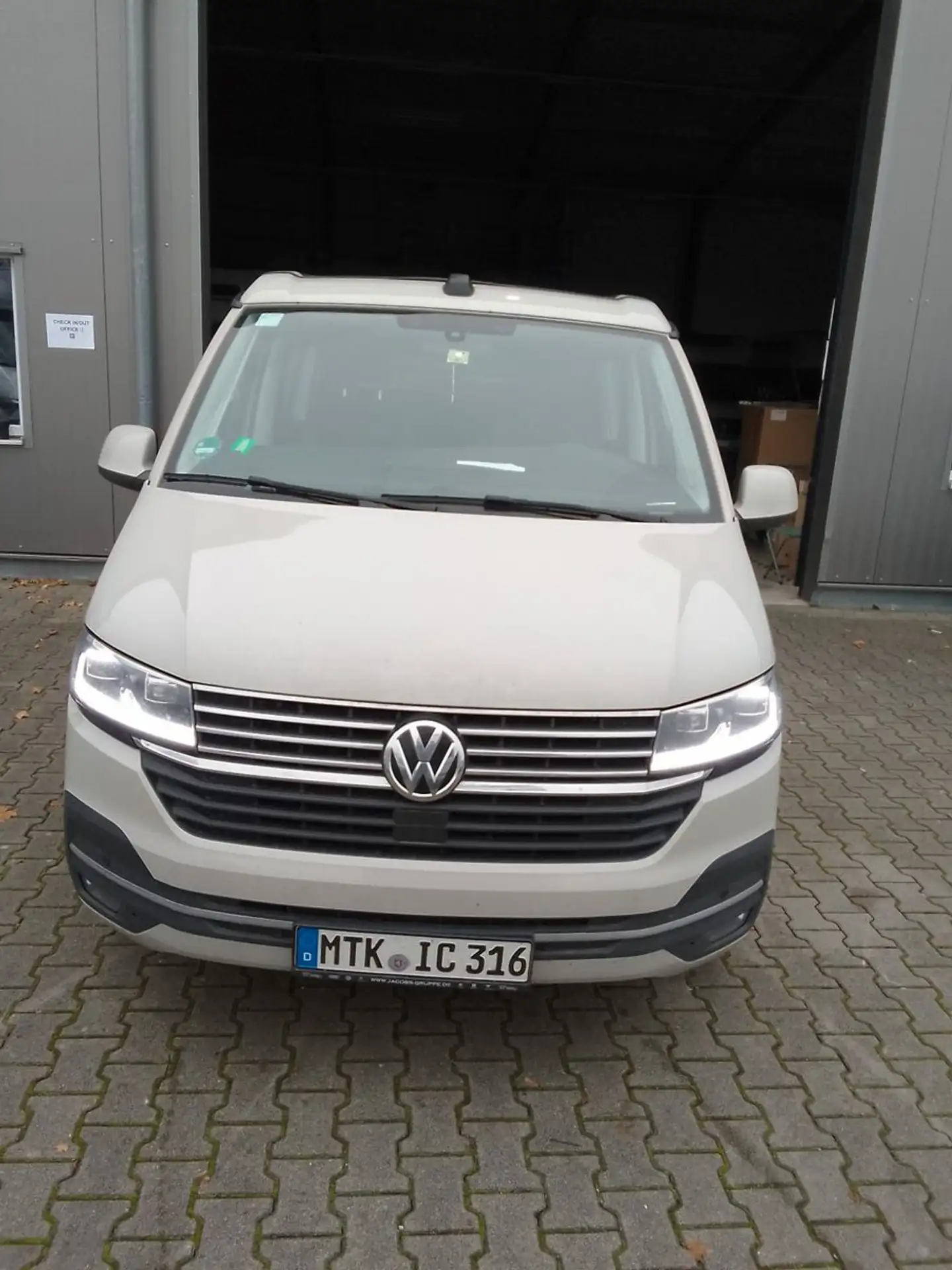 Volkswagen - T6 California