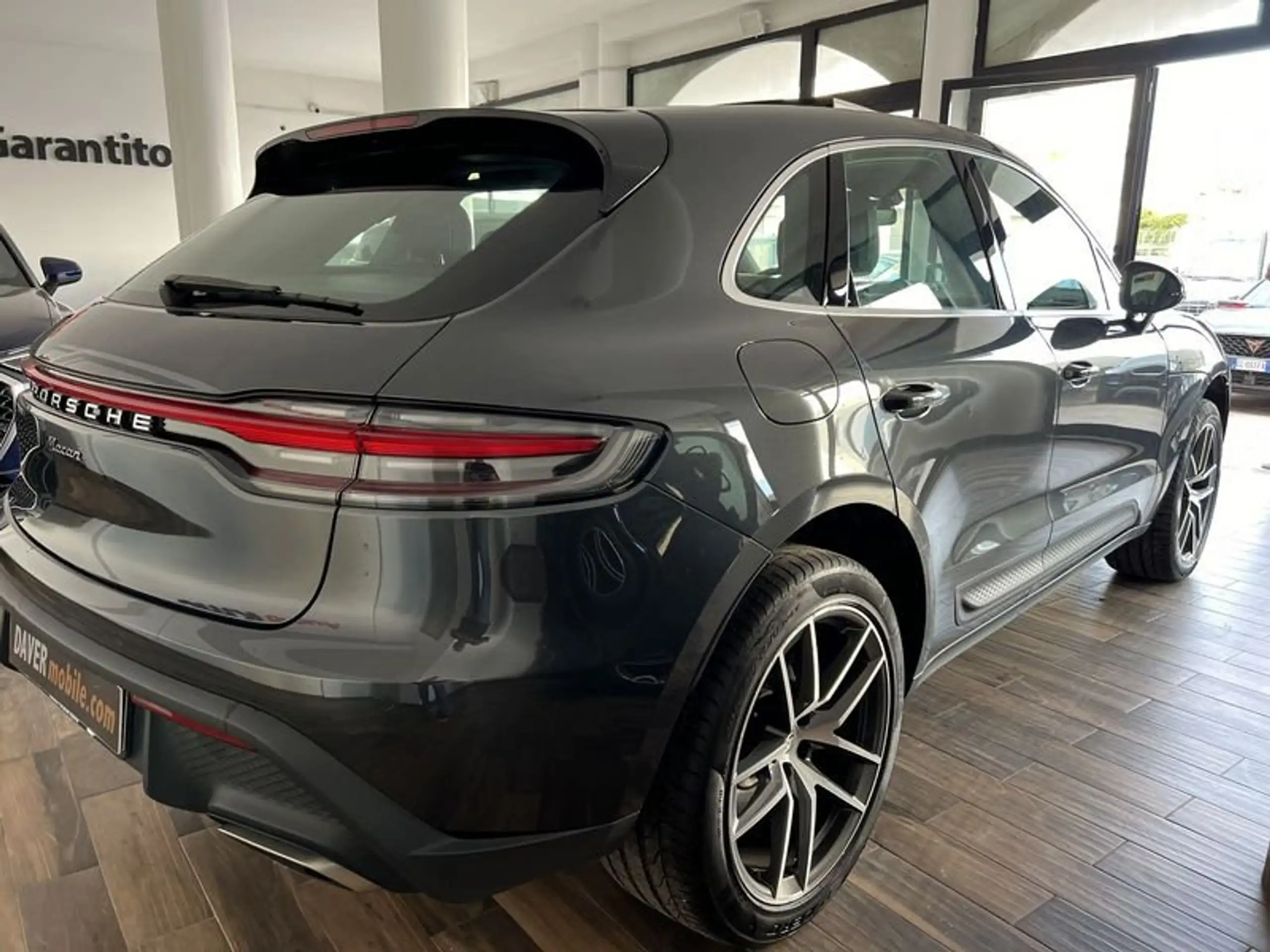 Porsche - Macan