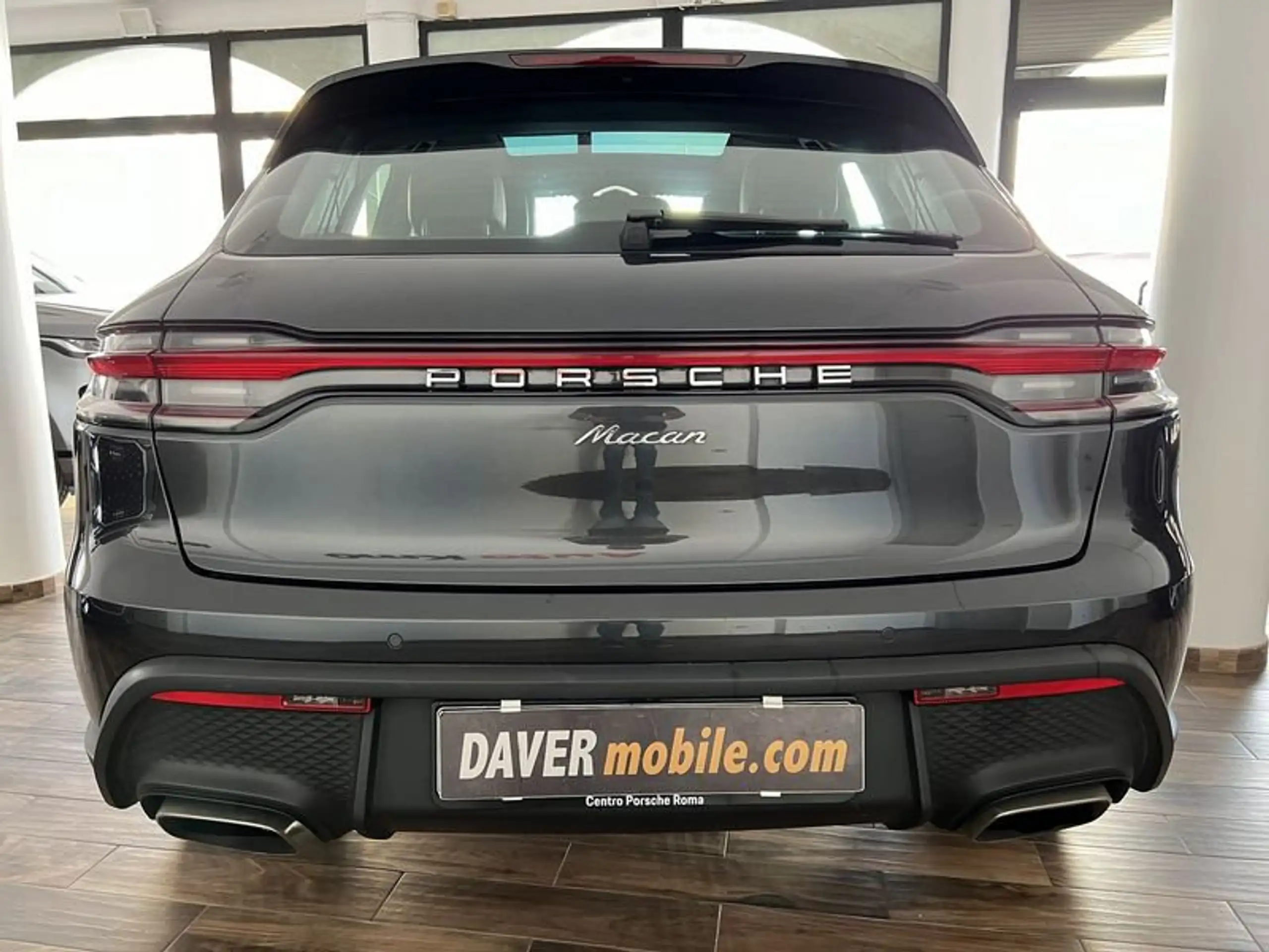 Porsche - Macan