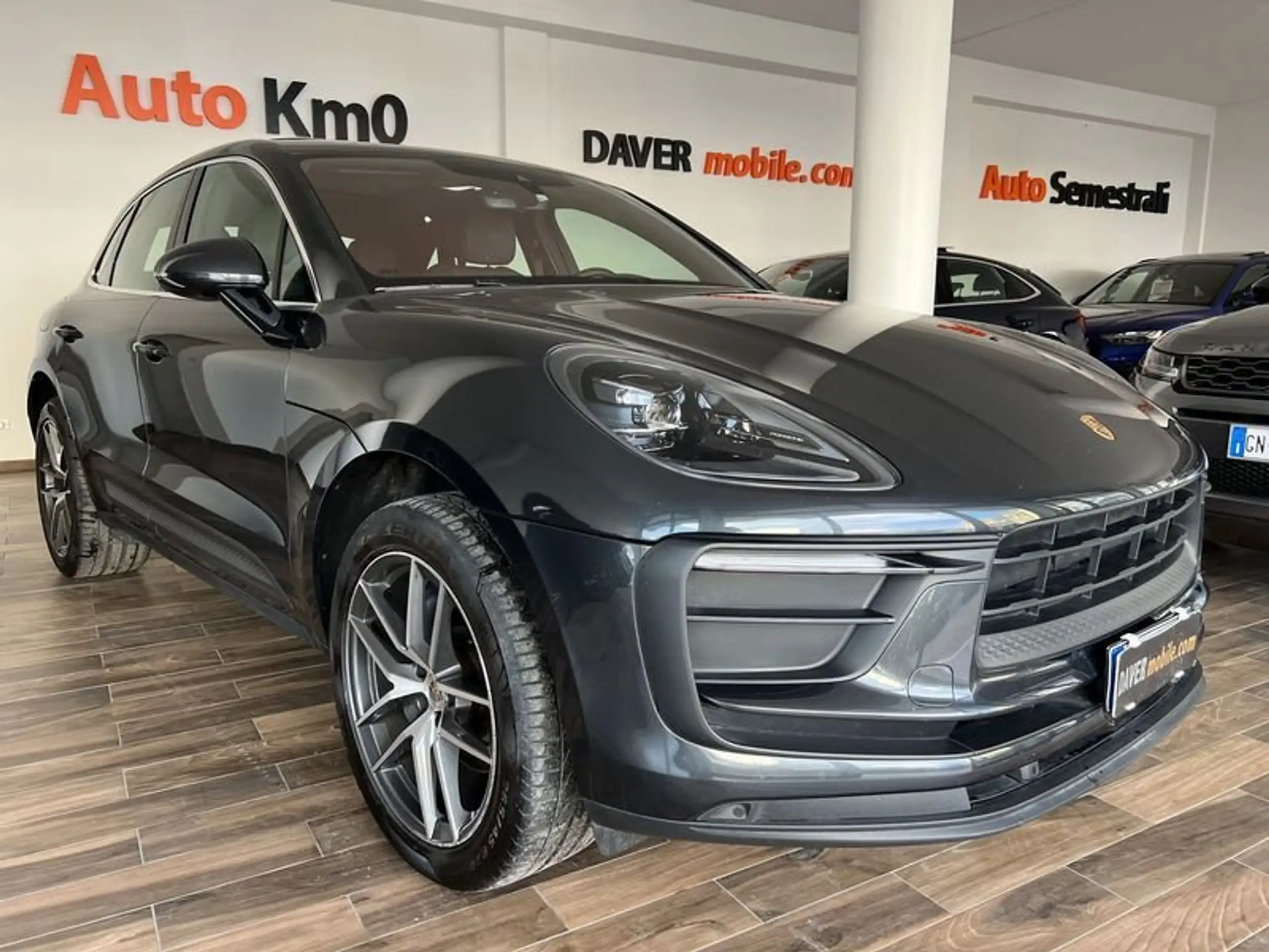 Porsche - Macan