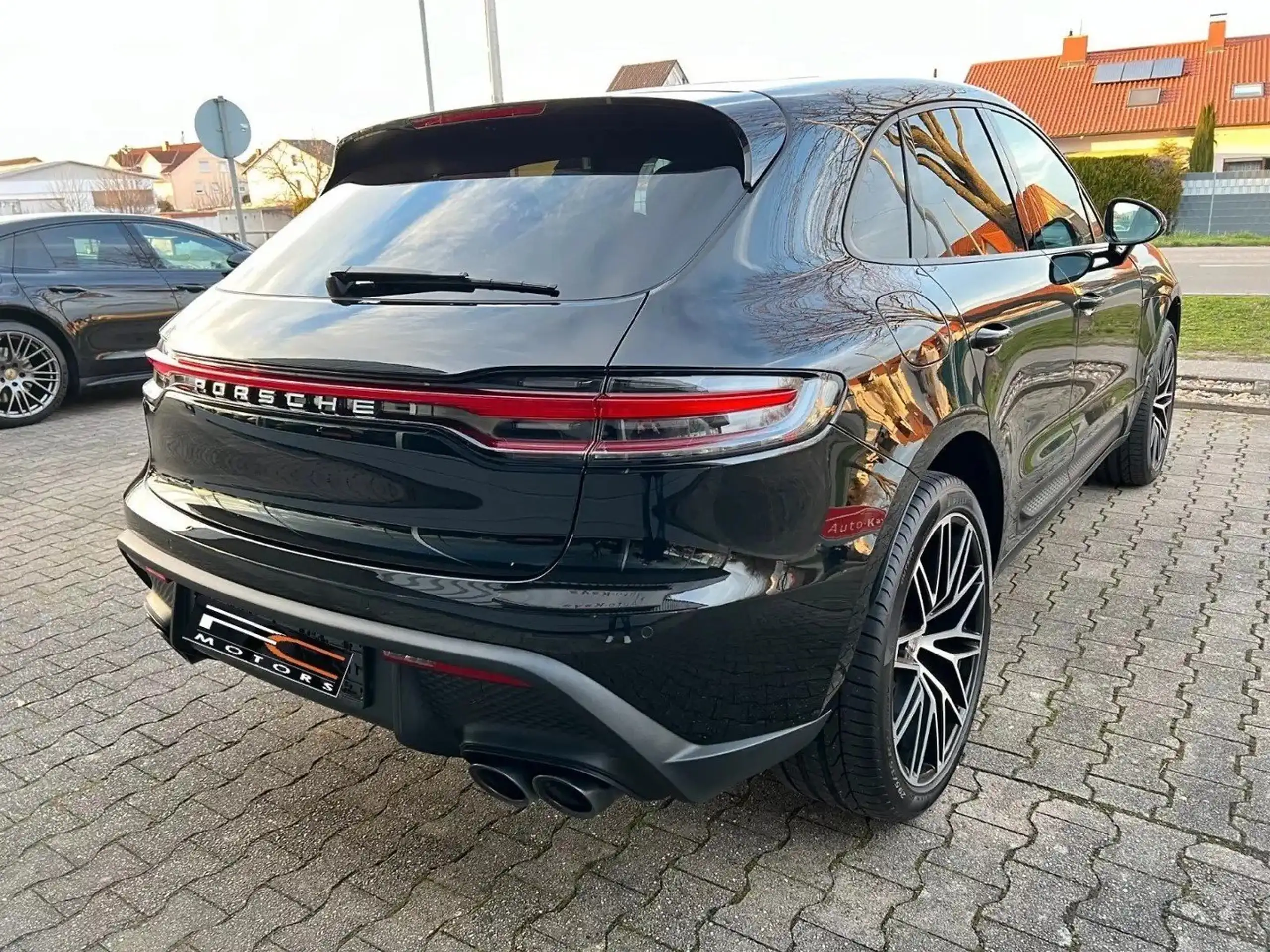 Porsche - Macan