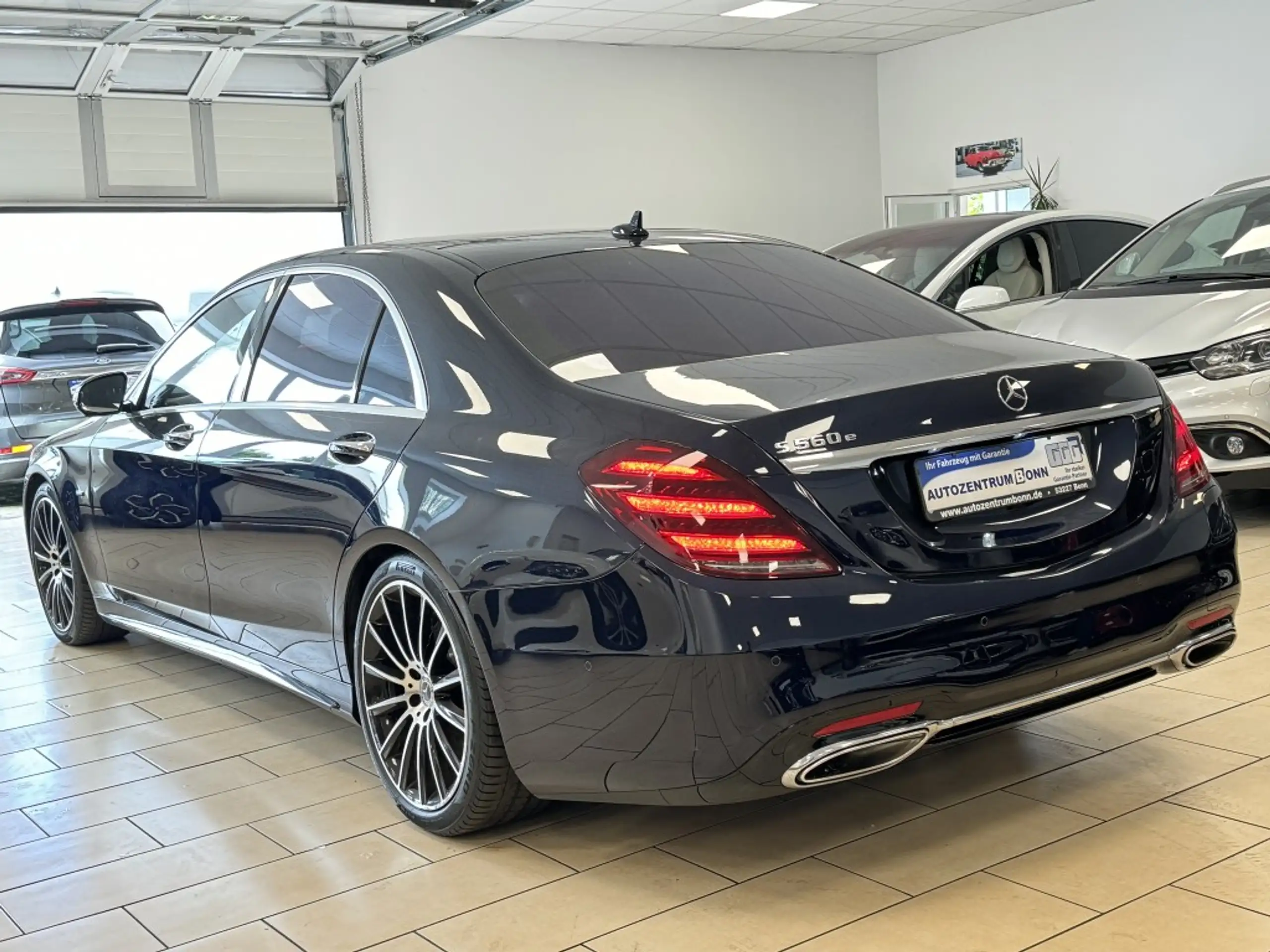 Mercedes-Benz - S 560