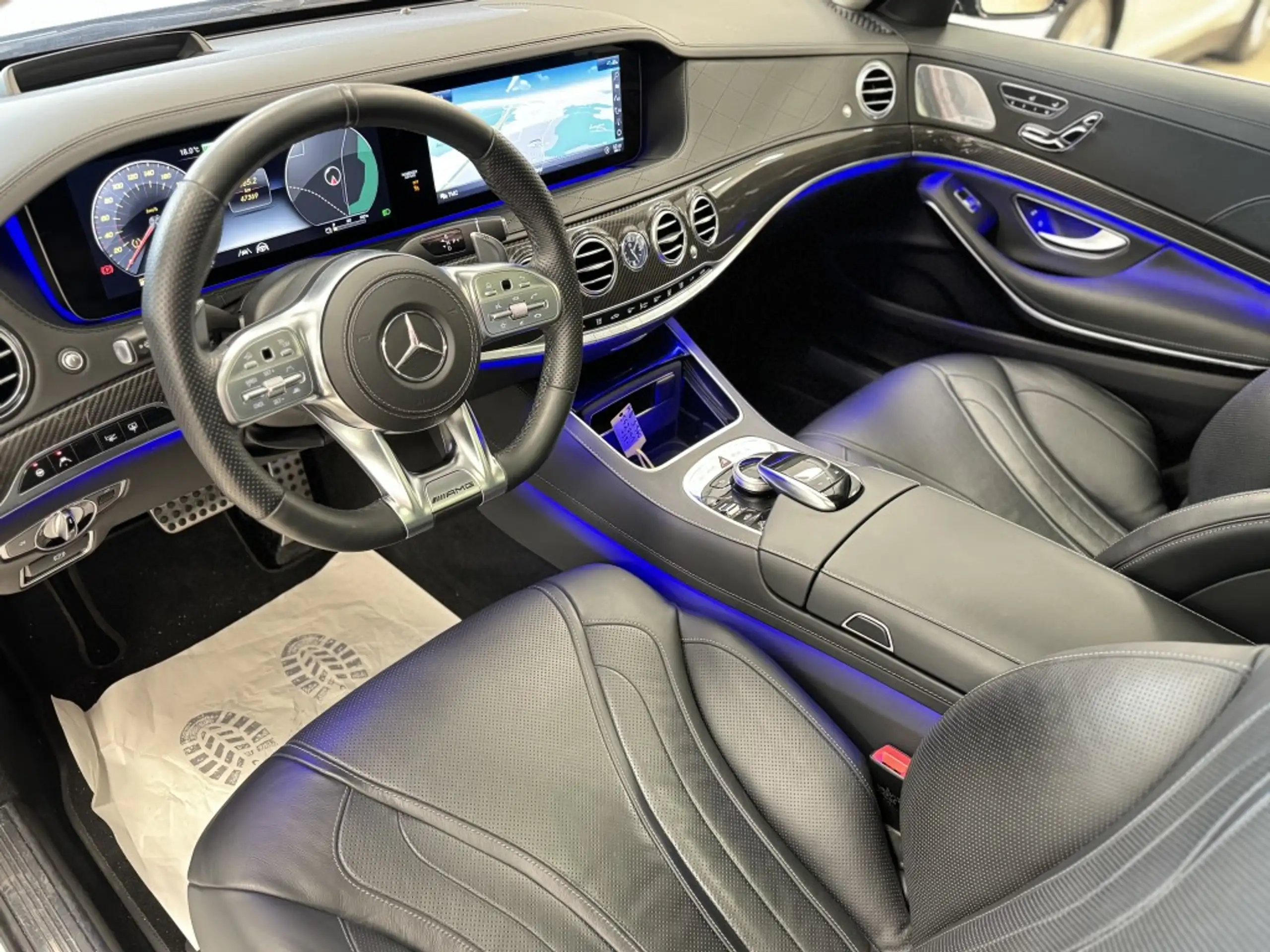 Mercedes-Benz - S 560