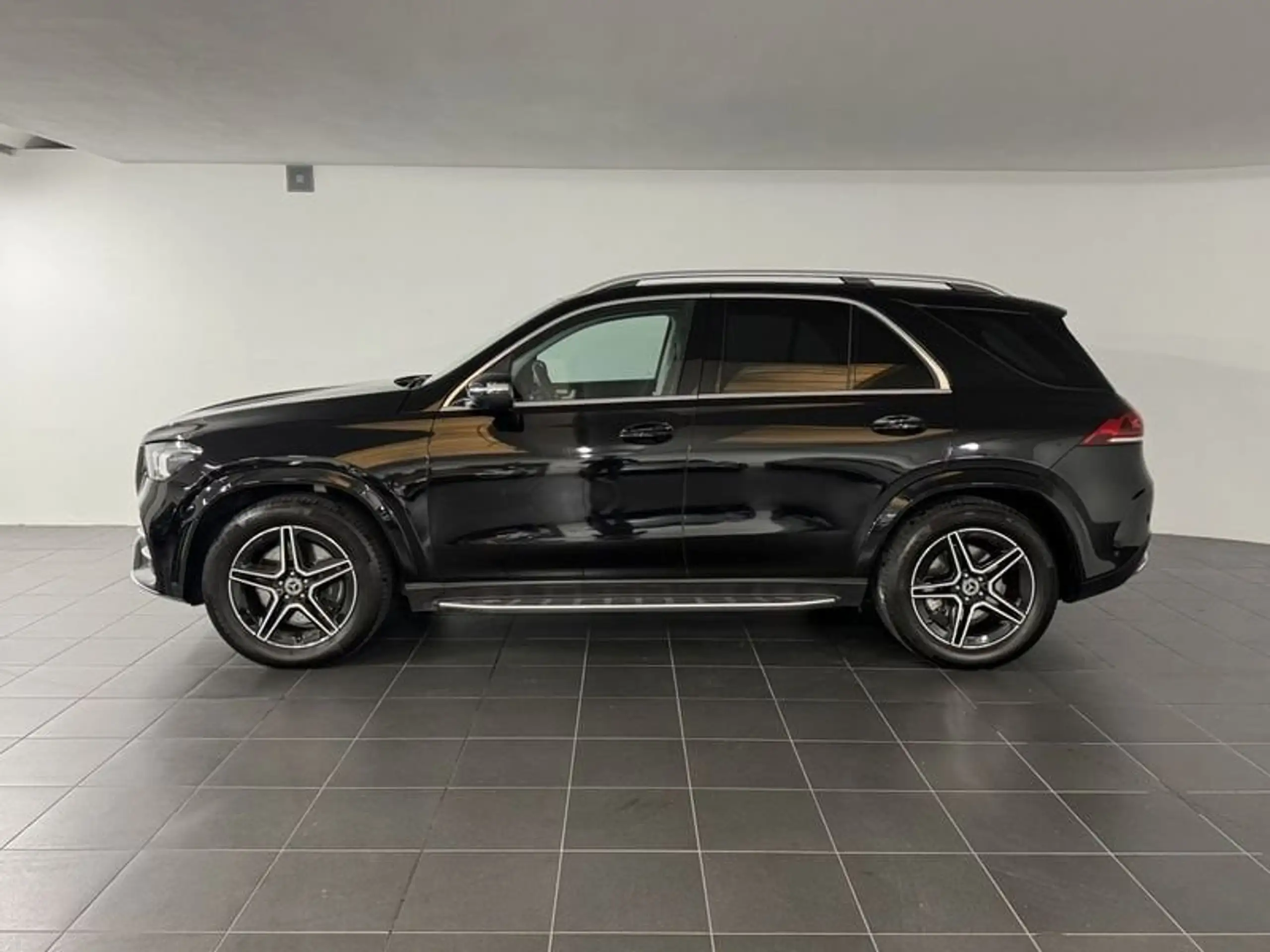 Mercedes-Benz - GLE 300