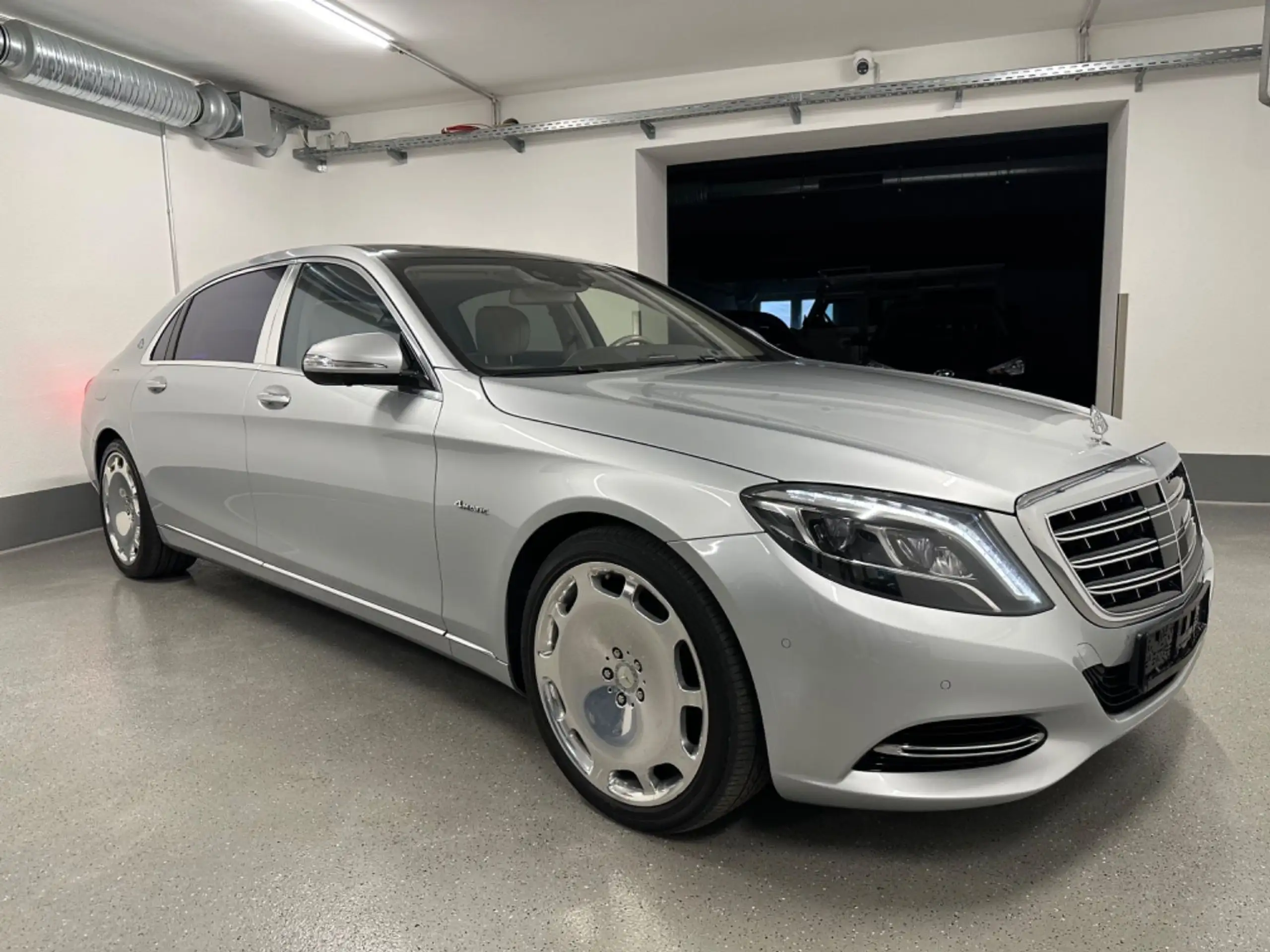 Mercedes-Benz - S 500