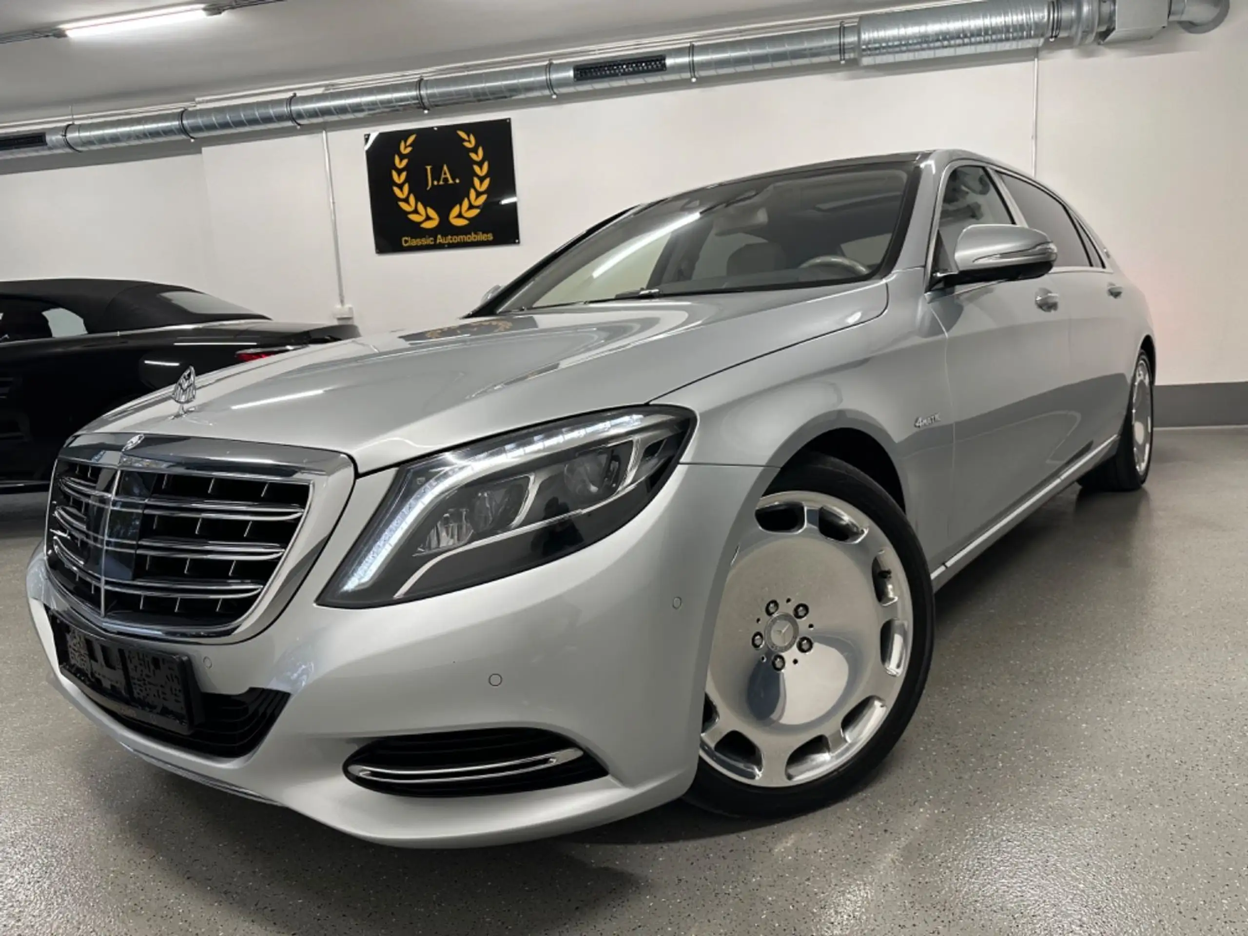 Mercedes-Benz - S 500