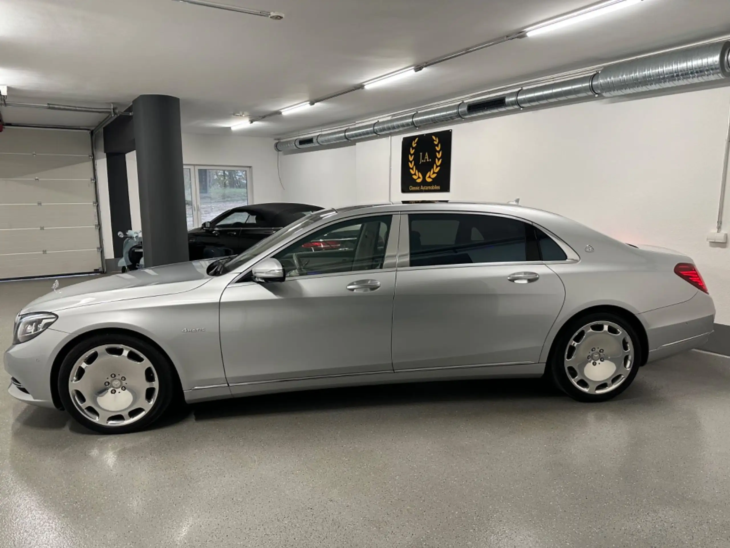 Mercedes-Benz - S 500