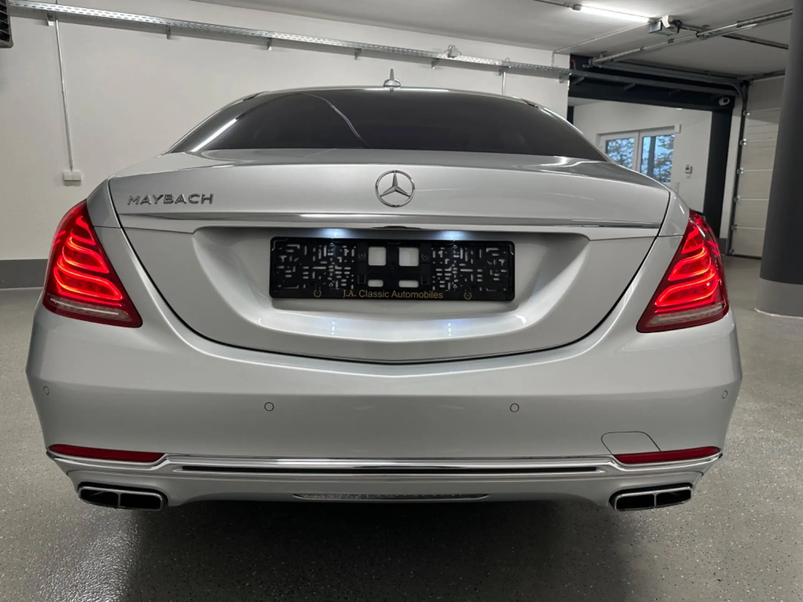 Mercedes-Benz - S 500