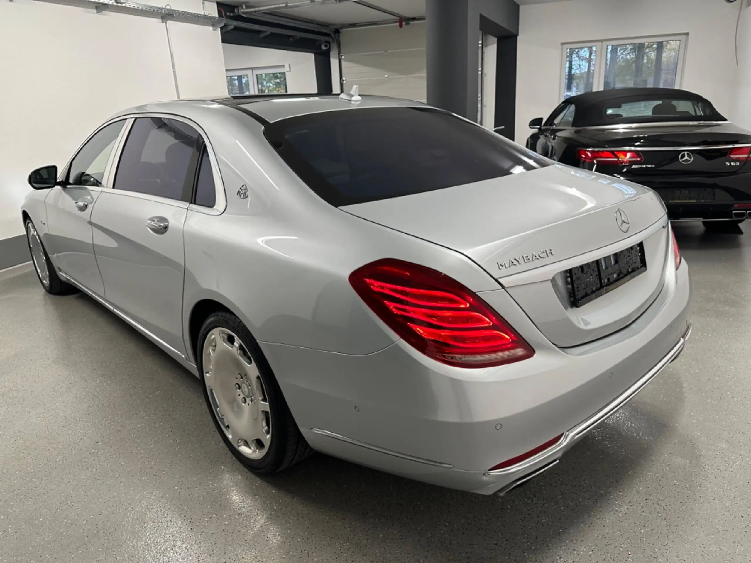 Mercedes-Benz - S 500