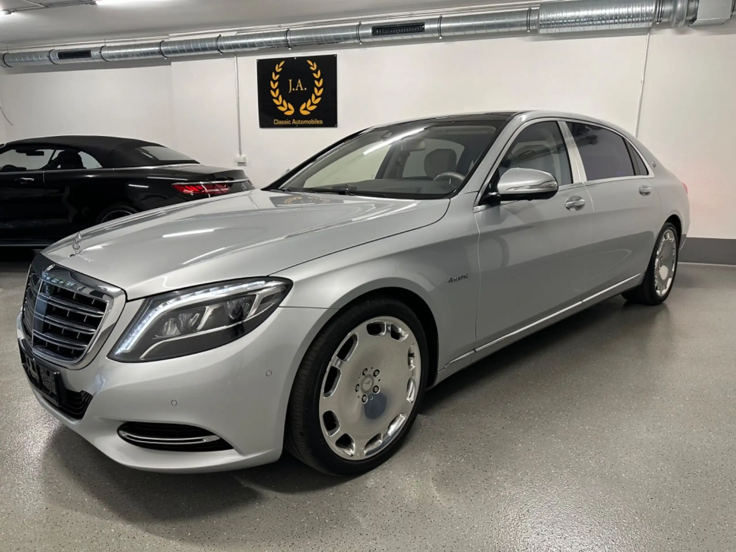 Mercedes-Benz - S 500