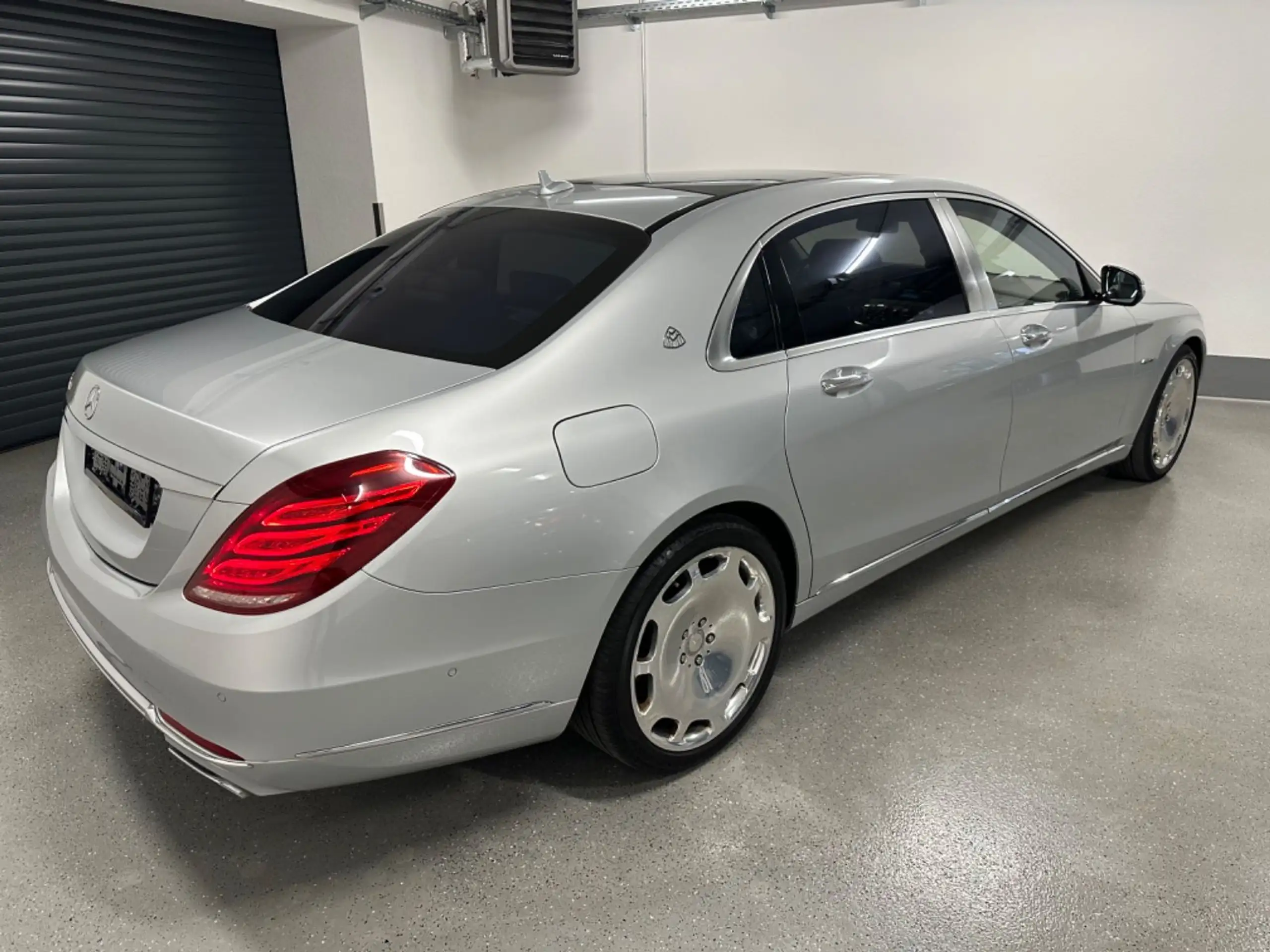 Mercedes-Benz - S 500