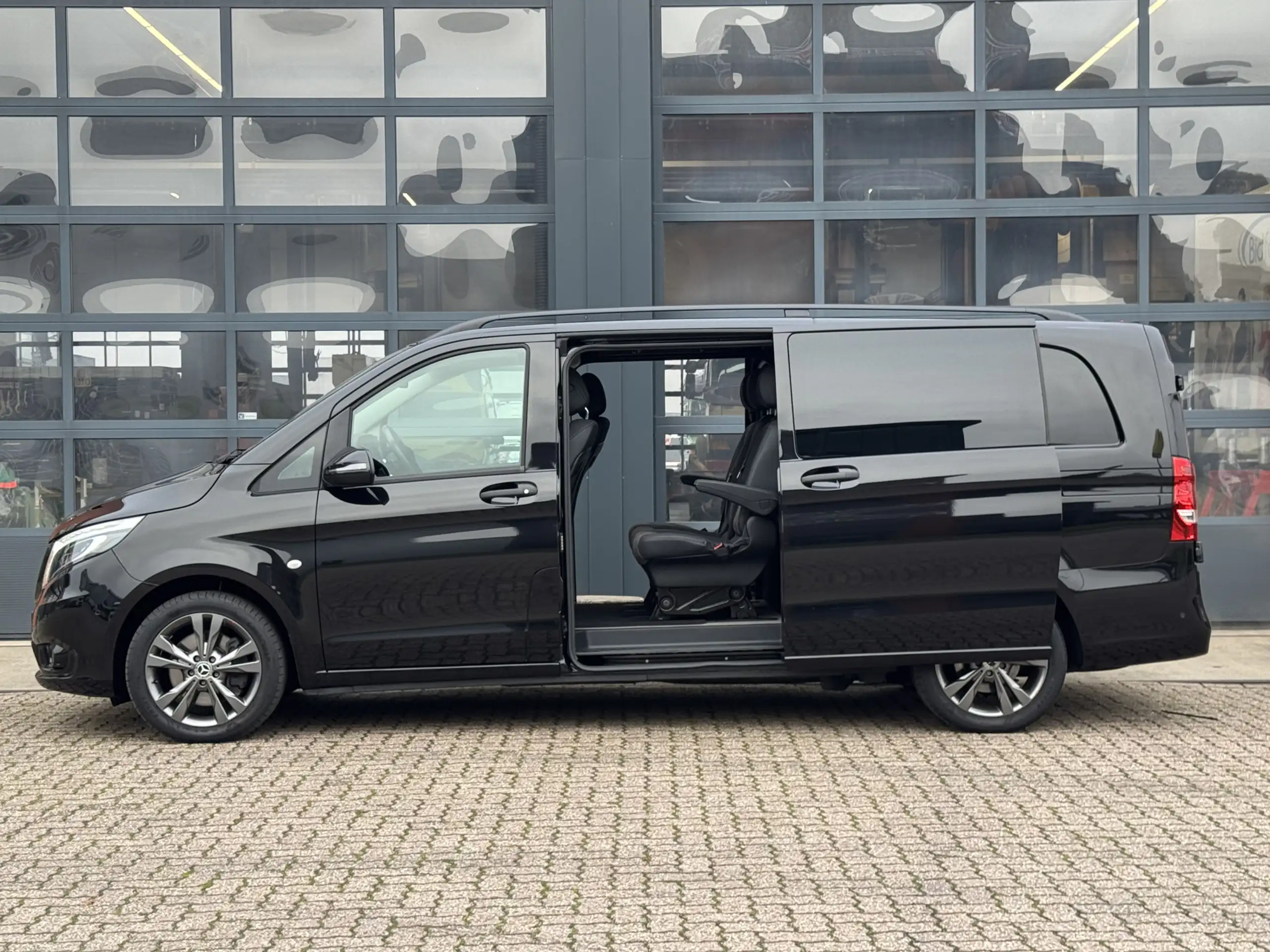 Mercedes-Benz - Vito