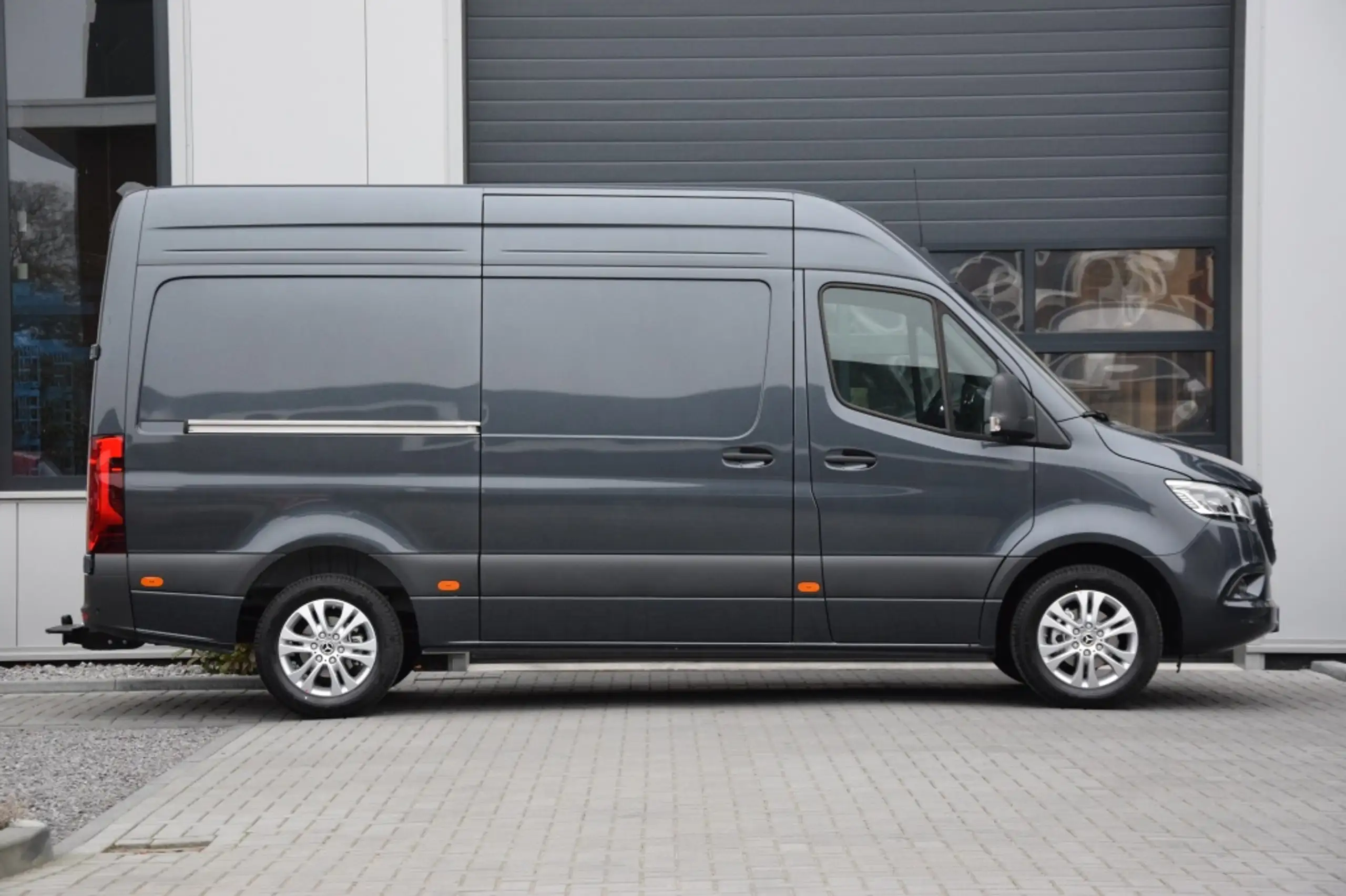 Mercedes-Benz - Sprinter