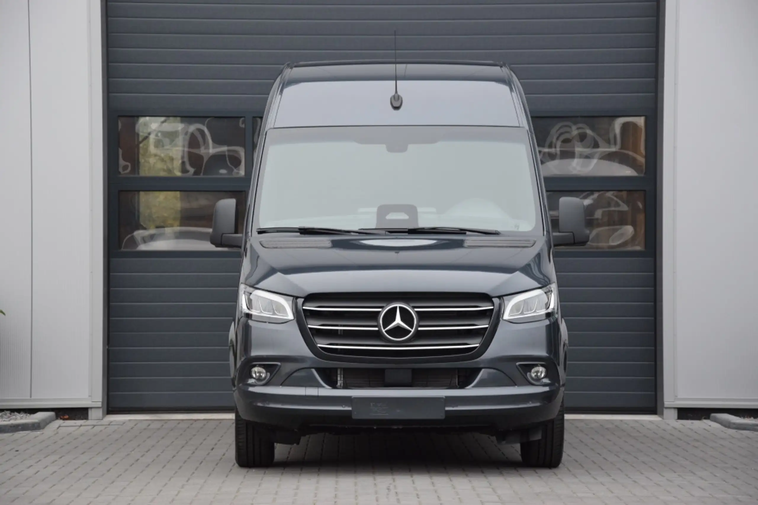 Mercedes-Benz - Sprinter