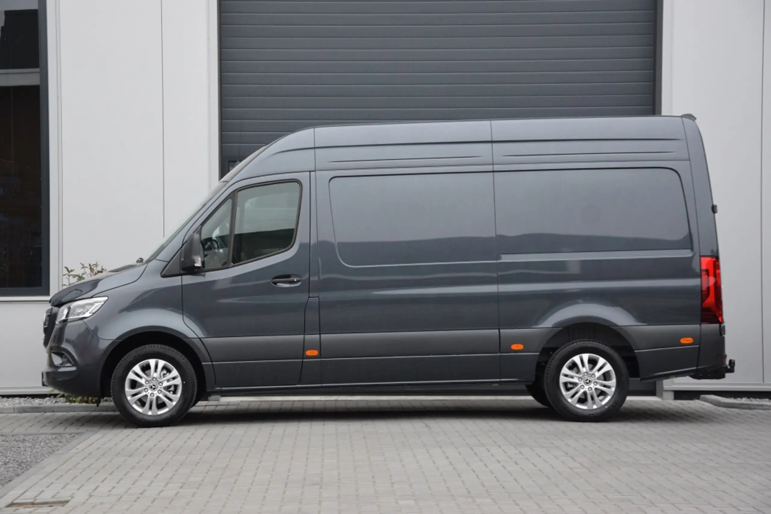 Mercedes-Benz - Sprinter