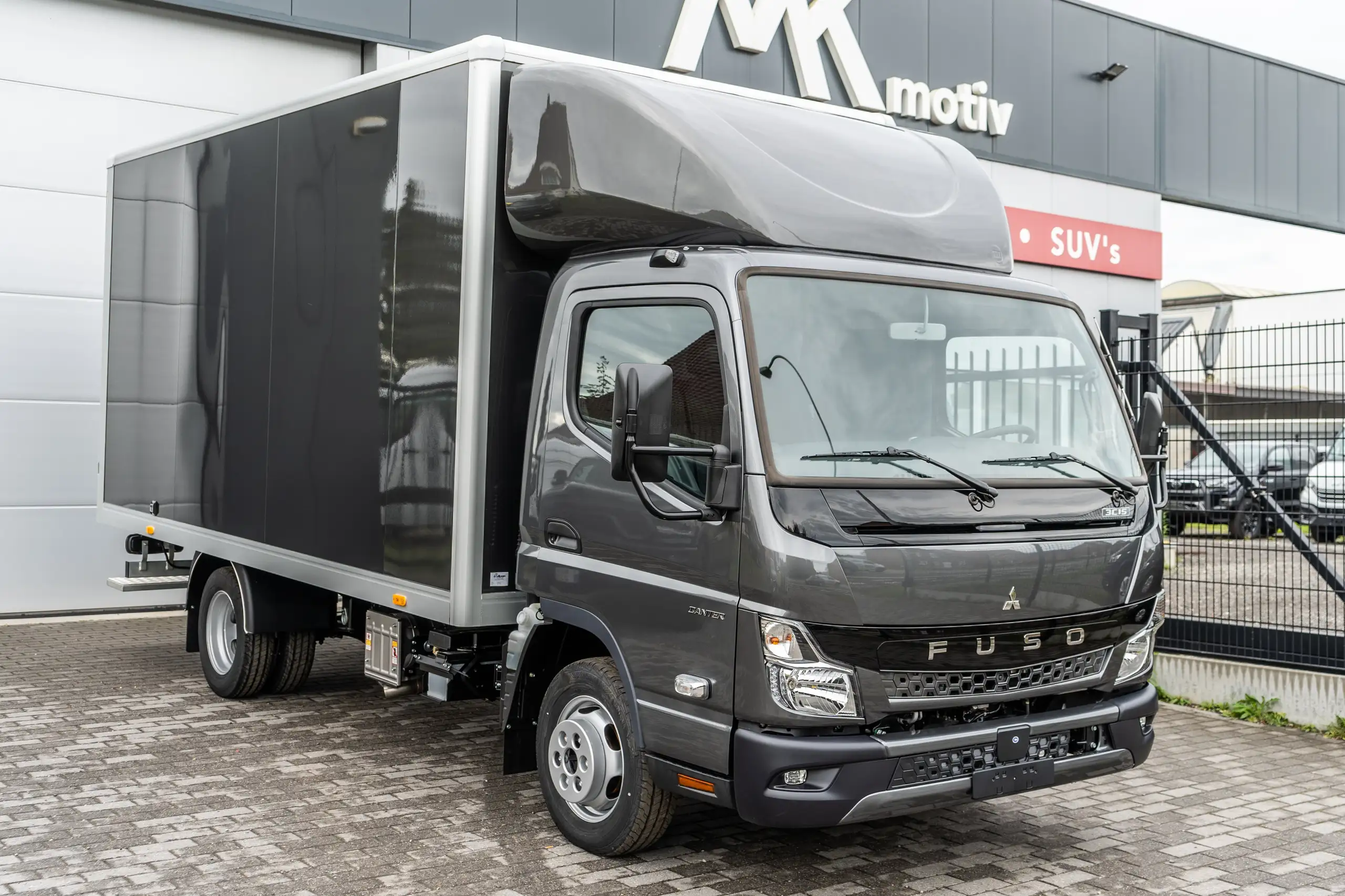 Mitsubishi Canter 2024