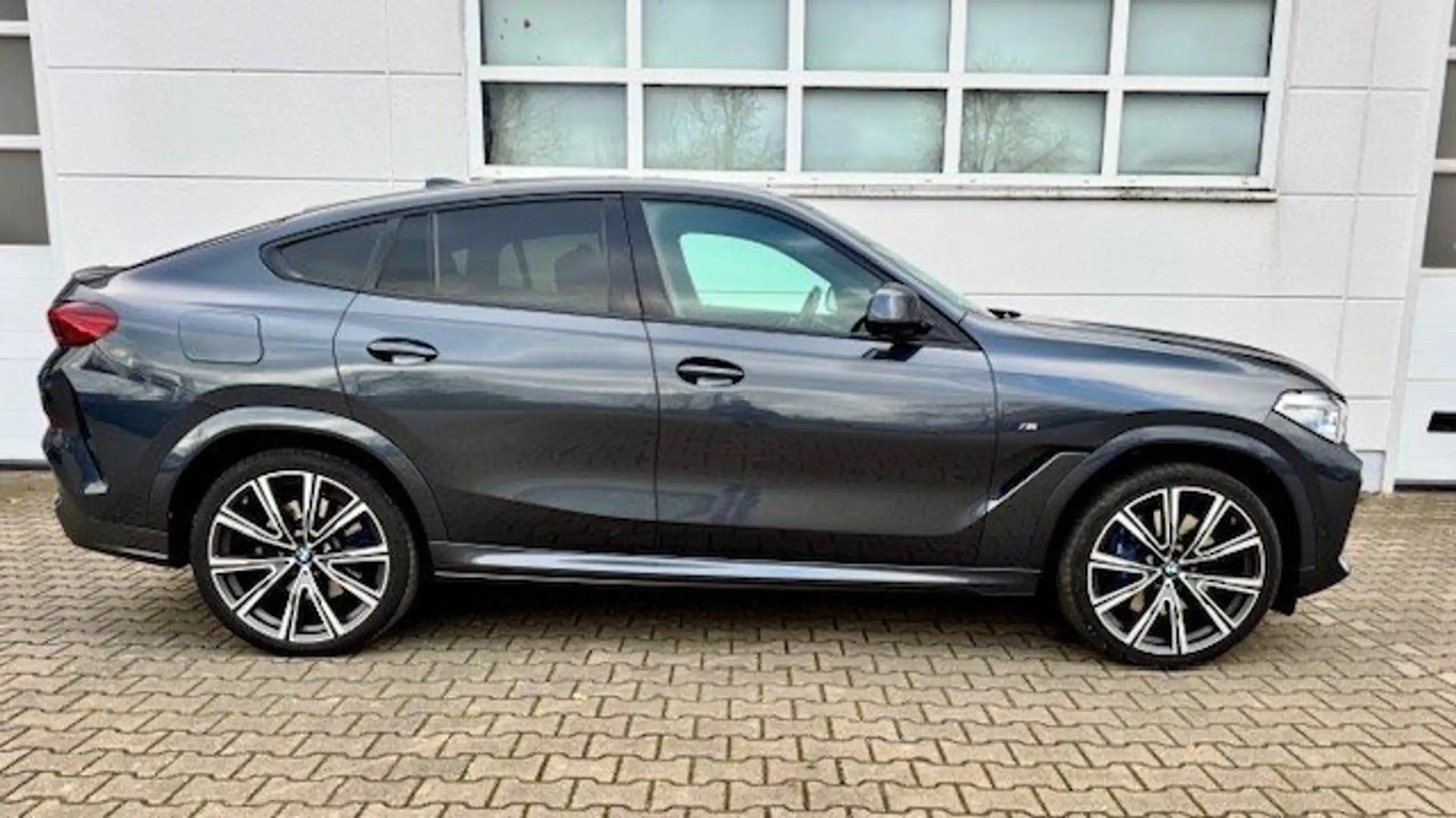 BMW - X6