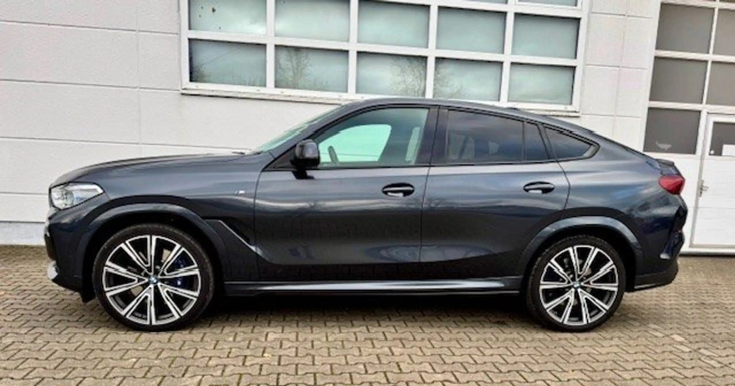 BMW - X6